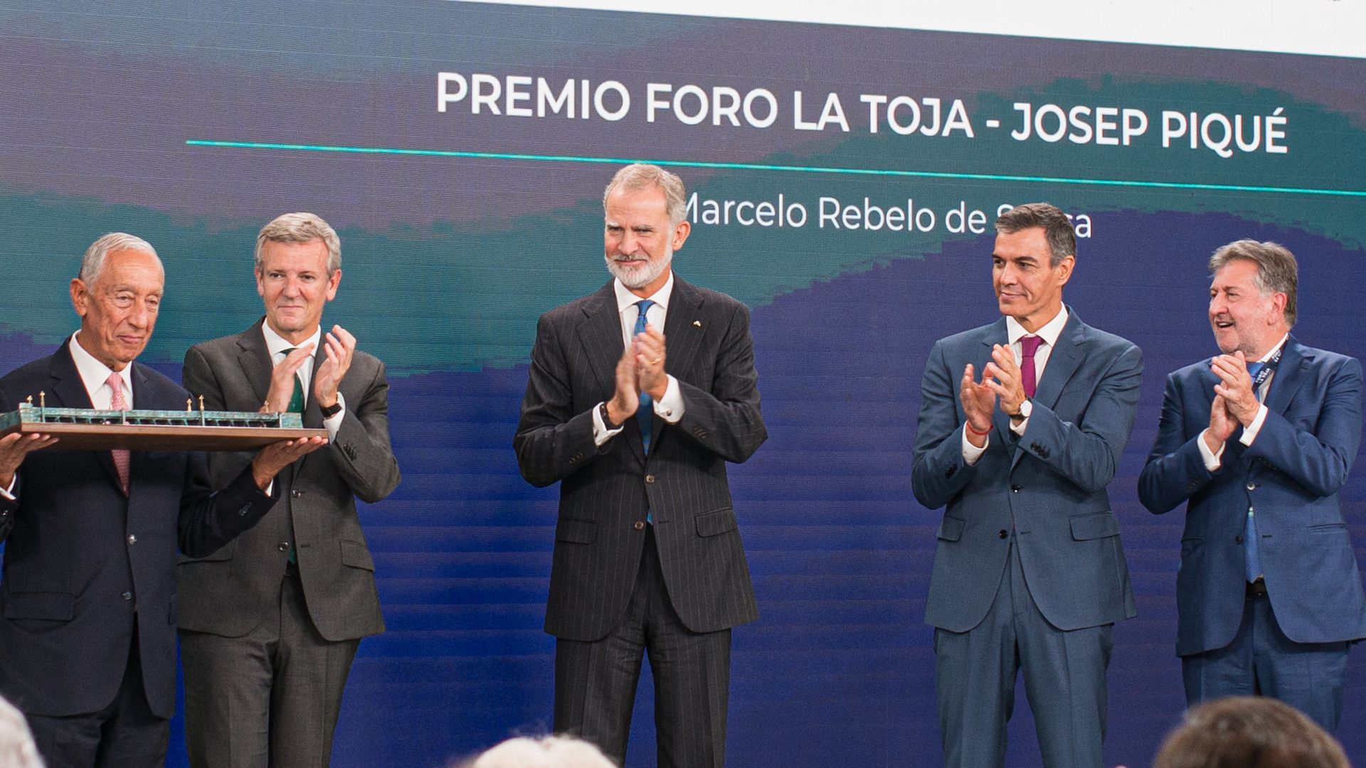 El rey pide atender las "voces críticas" porque no todas son "destructivas o desmesuradas" El rey pide atender las "voces críticas" porque no todas son "destructivas o desmesuradas"