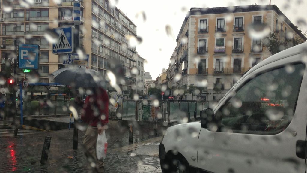 Fuertes tormentas y lluvias torrenciales en el tercio este peninsular