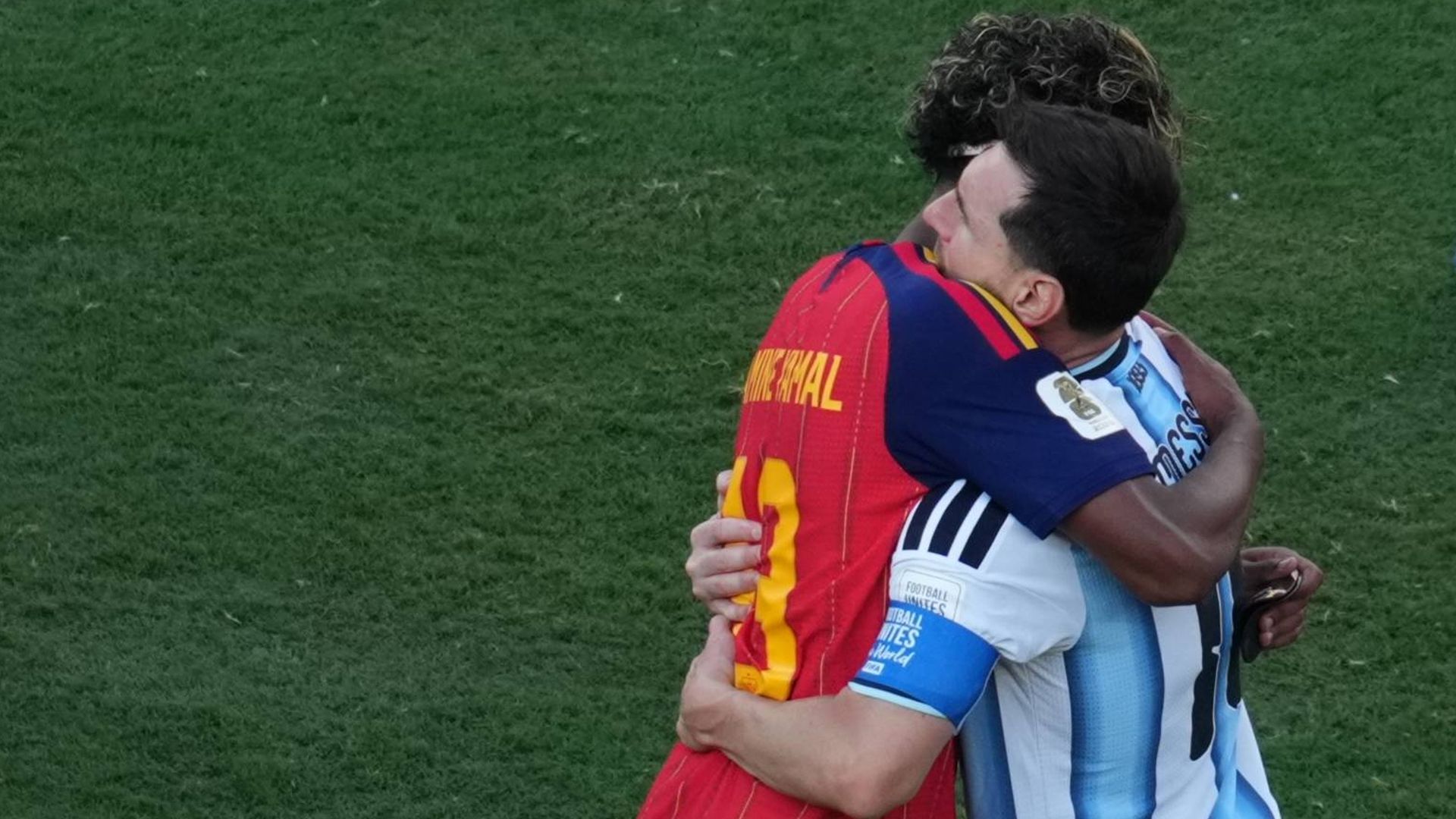 La conversación entre Leo Messi y Lamine Yamal tras ganar el Mundial