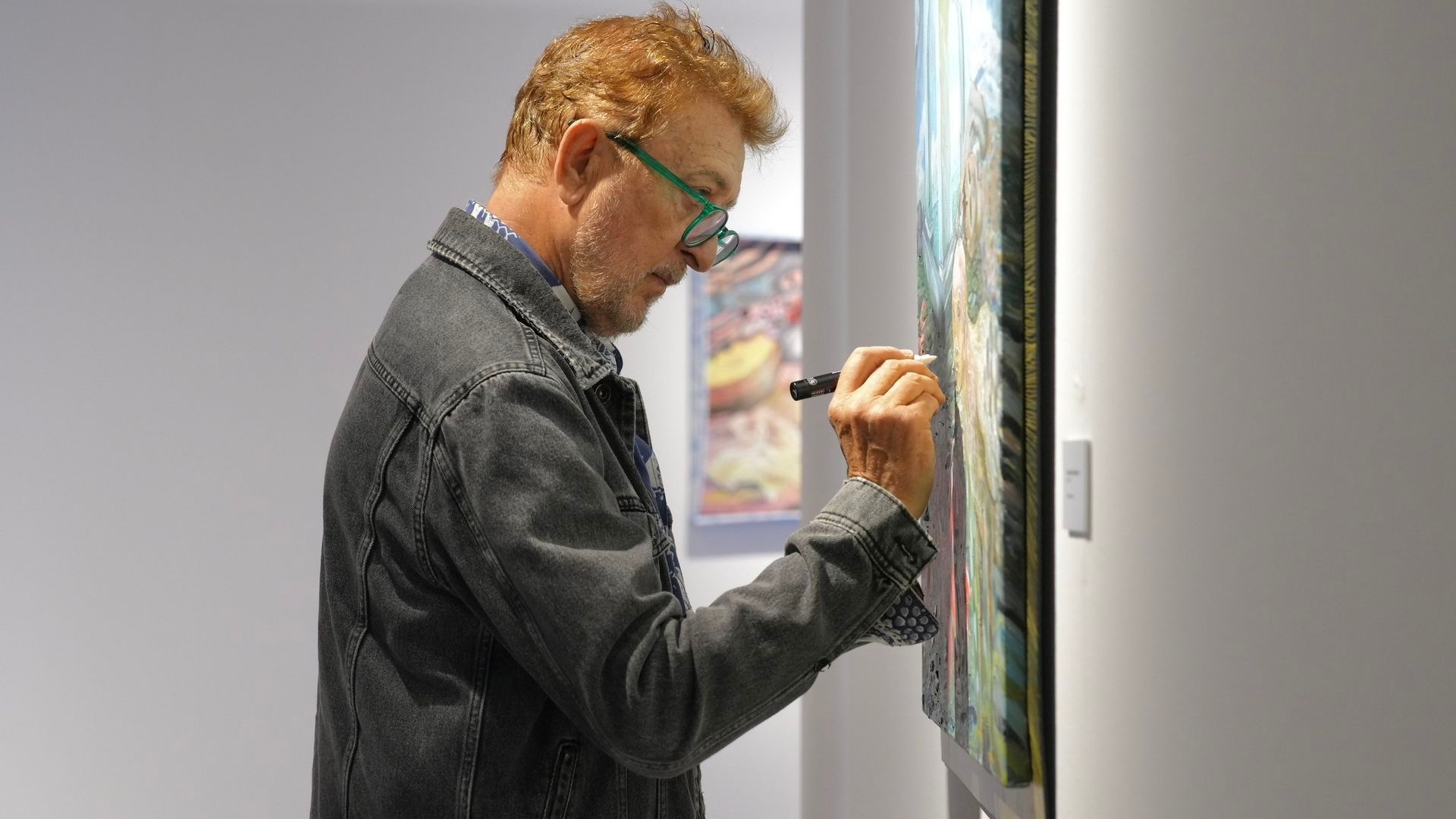 Manolo García atizando su lumbre interior