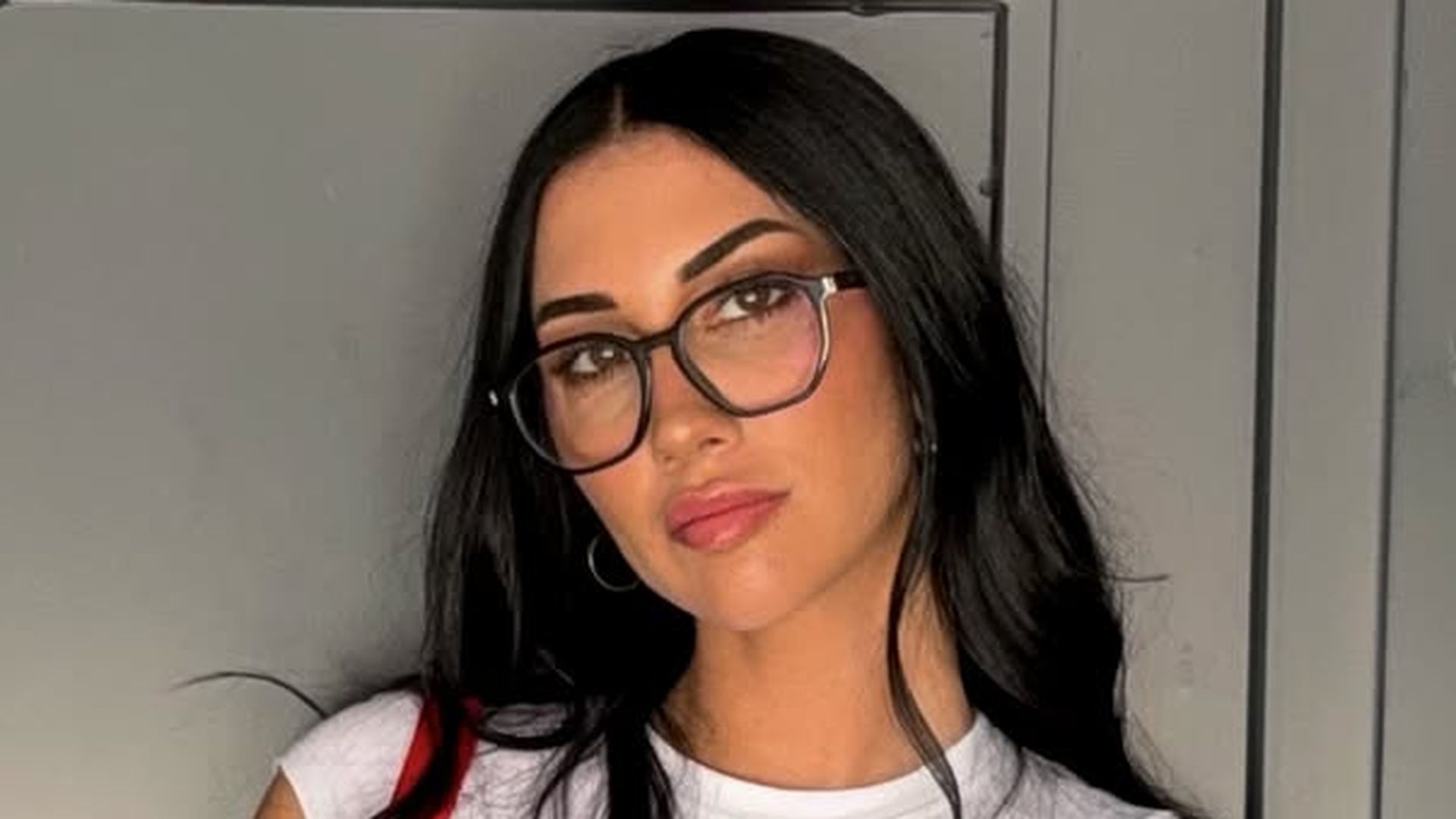 Naomi Asensi abre las puertas de su nuevo despacho: con láminas de Pokémon y un set de ‘gaming’ Naomi Asensi abre las puertas de su nuevo despacho: con láminas de Pokémon y un set de ‘gaming’