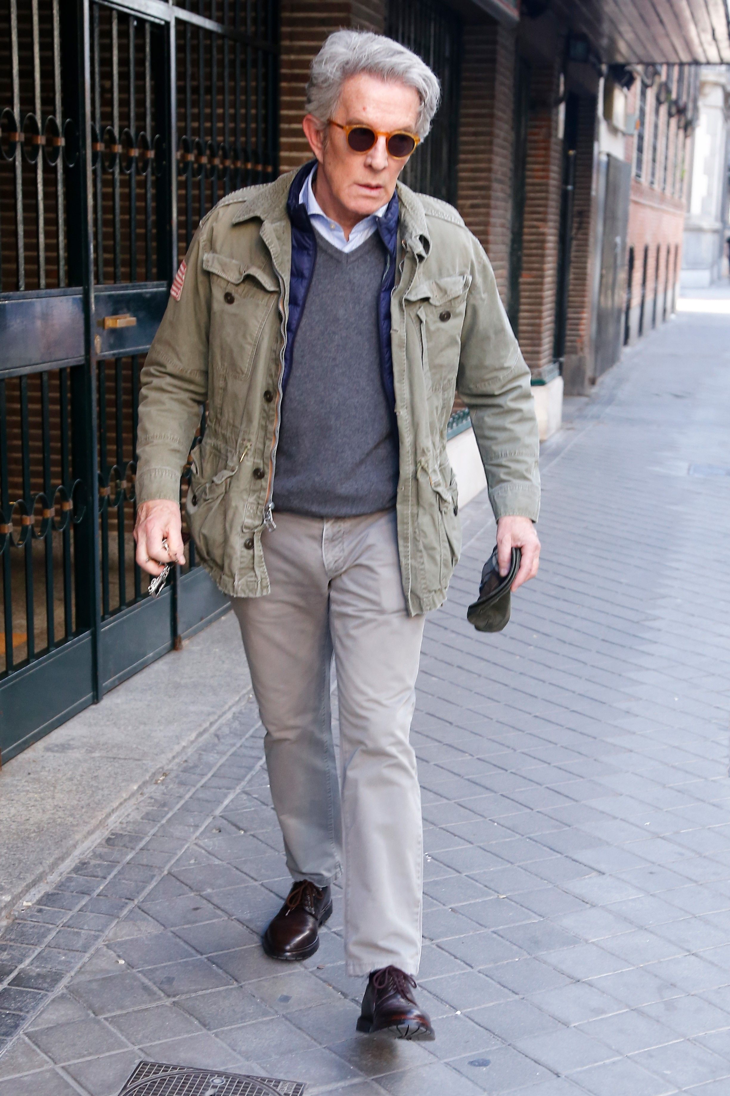 Alfonso Díez paseando por Madrid