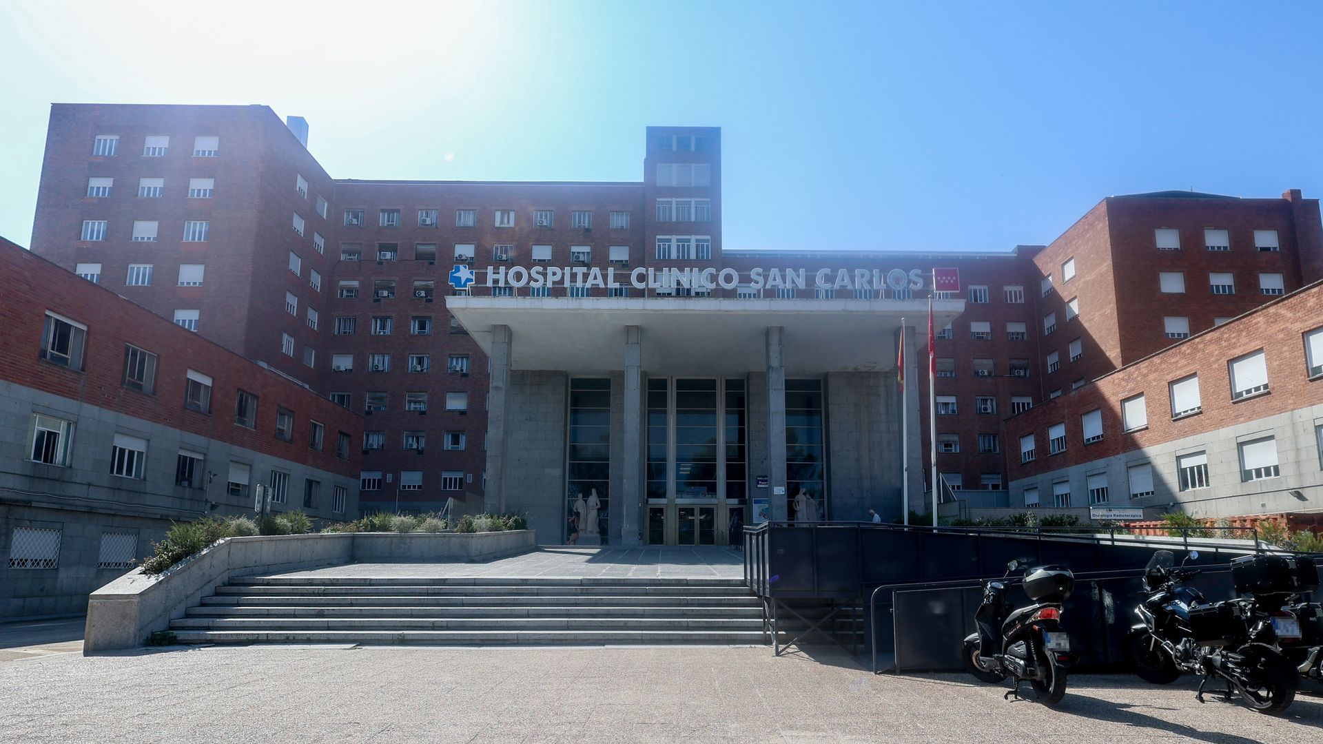 Edificio del Hospital Clínico San Carllos de Madrid Edificio del Hospital Clínico San Carllos de Madrid