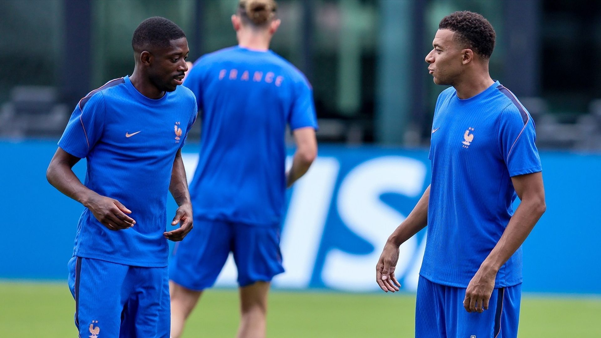 Ousmane Dembélé y Kylian Mbappé, concentrados con Francia Ousmane Dembélé y Kylian Mbappé, concentrados con Francia