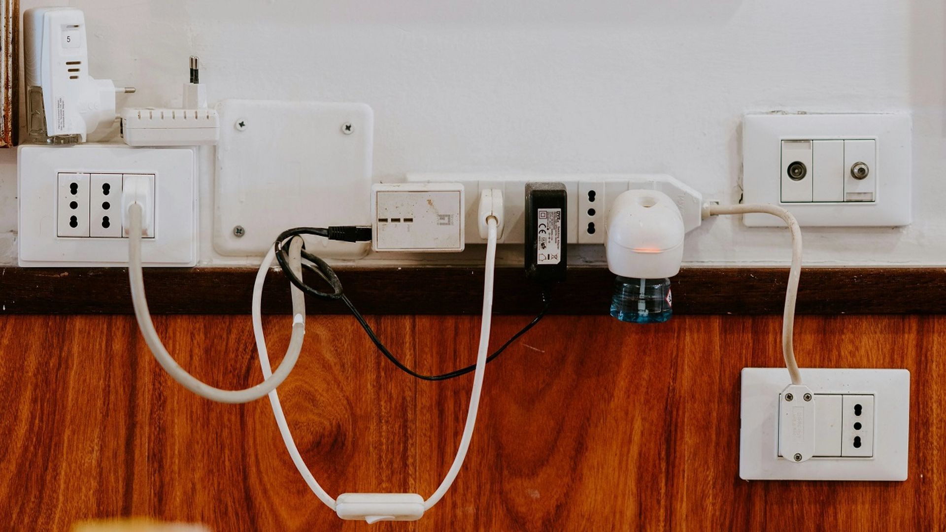 Una instalación eléctrica en la que se huele el peligro Una instalación eléctrica en la que se huele el peligro