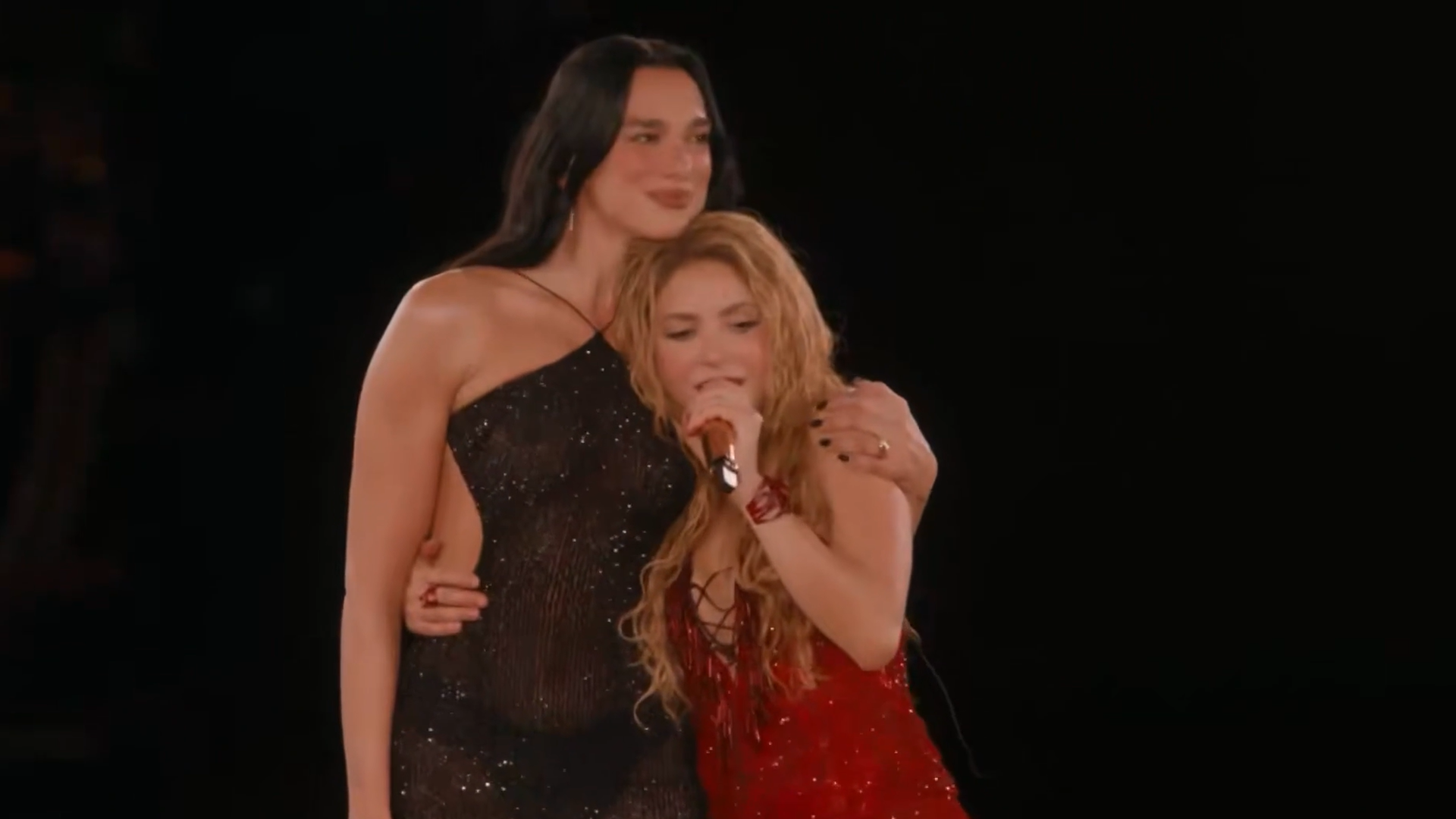 Dua Lipa, la inesperada estrella invitada en la residencia de Shakira: los detalles de este dúo inédito Dua Lipa, la inesperada estrella invitada en la residencia de Shakira: los detalles de este dúo inédito