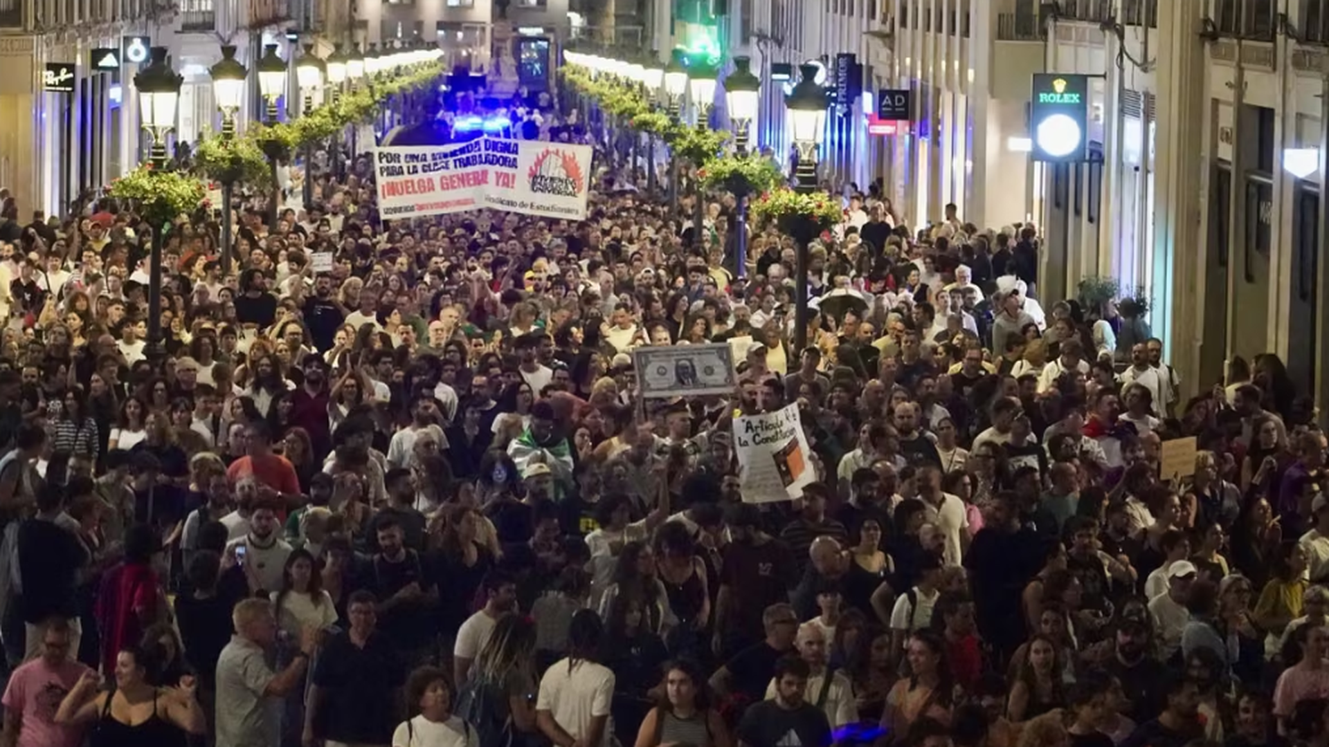Expedientados un edil de Podemos en Málaga y dos exconcejalas por infracciones durante la protesta por la vivienda Expedientados un edil de Podemos en Málaga y dos exconcejalas por infracciones durante la protesta por la vivienda