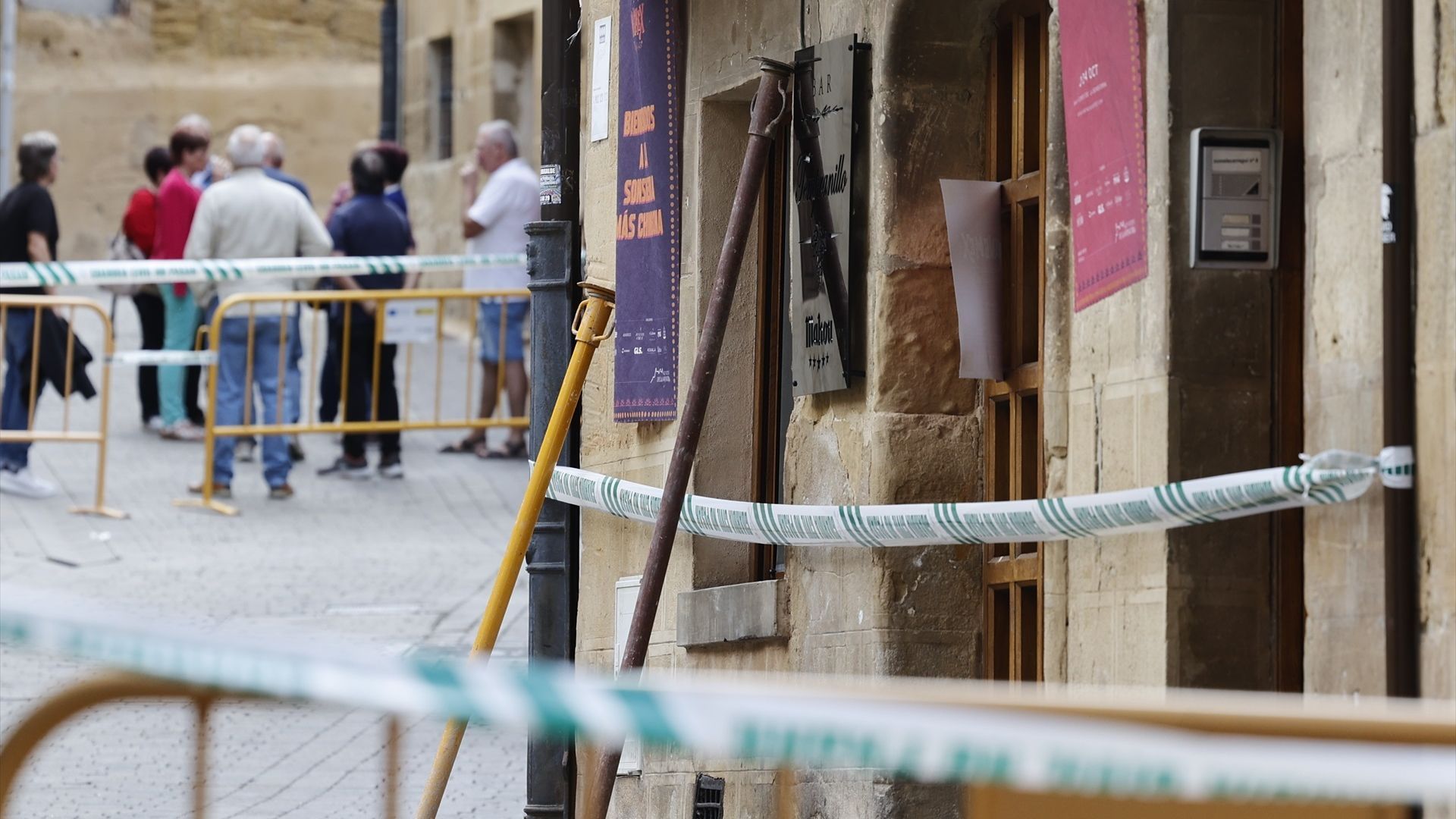 Una cueva que no se conocía, posible origen del derrumbe del bar en San Vicente, La Rioja Una cueva que no se conocía, posible origen del derrumbe del bar en San Vicente, La Rioja