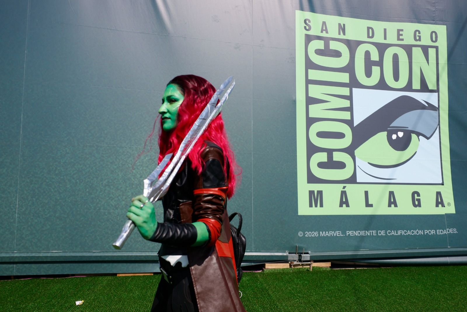 Una fan asistente al evento del cómica en Málaga