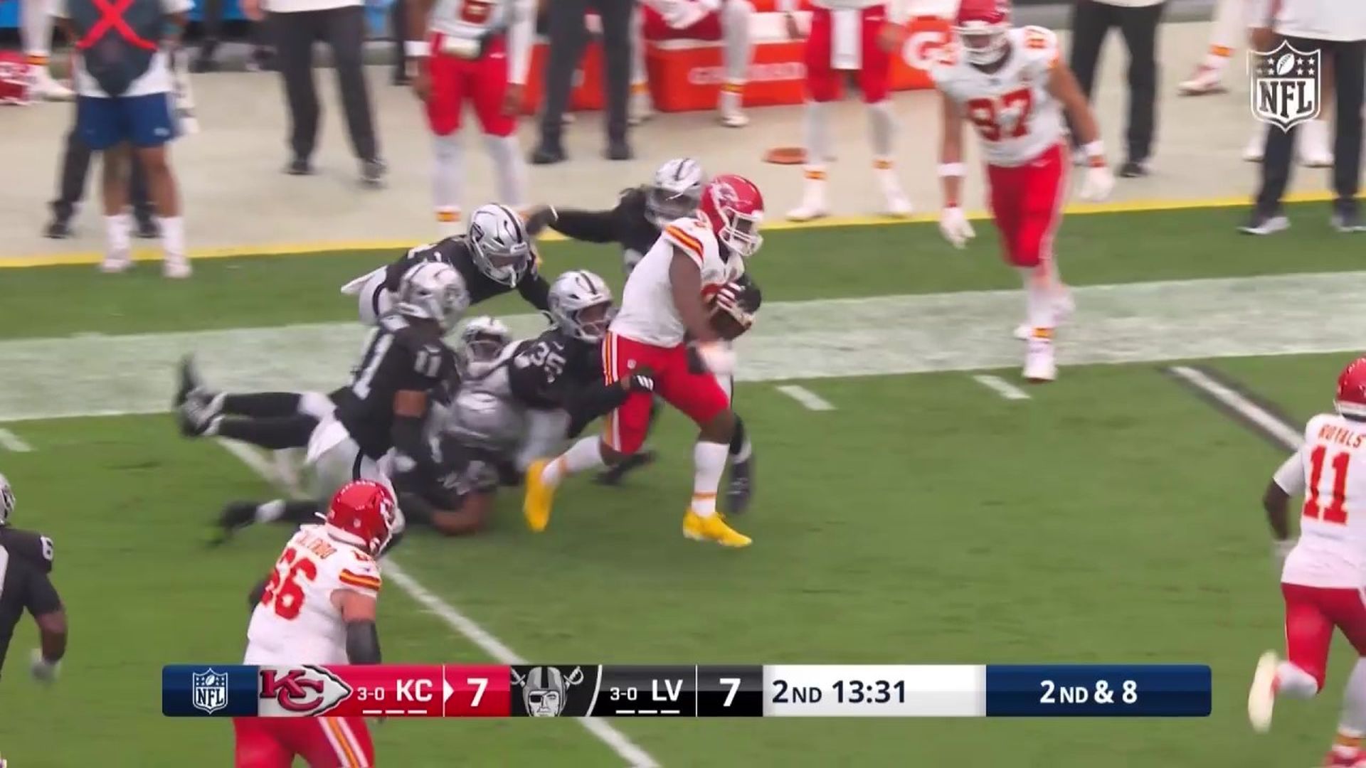La carrera imposible de Kenneth Walker ante los Raiders