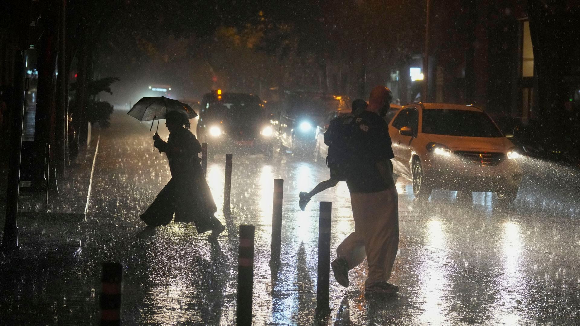 Las fuertes lluvias en Cataluña dejan una víctima mortal en Tordera Las fuertes lluvias en Cataluña dejan una víctima mortal en Tordera