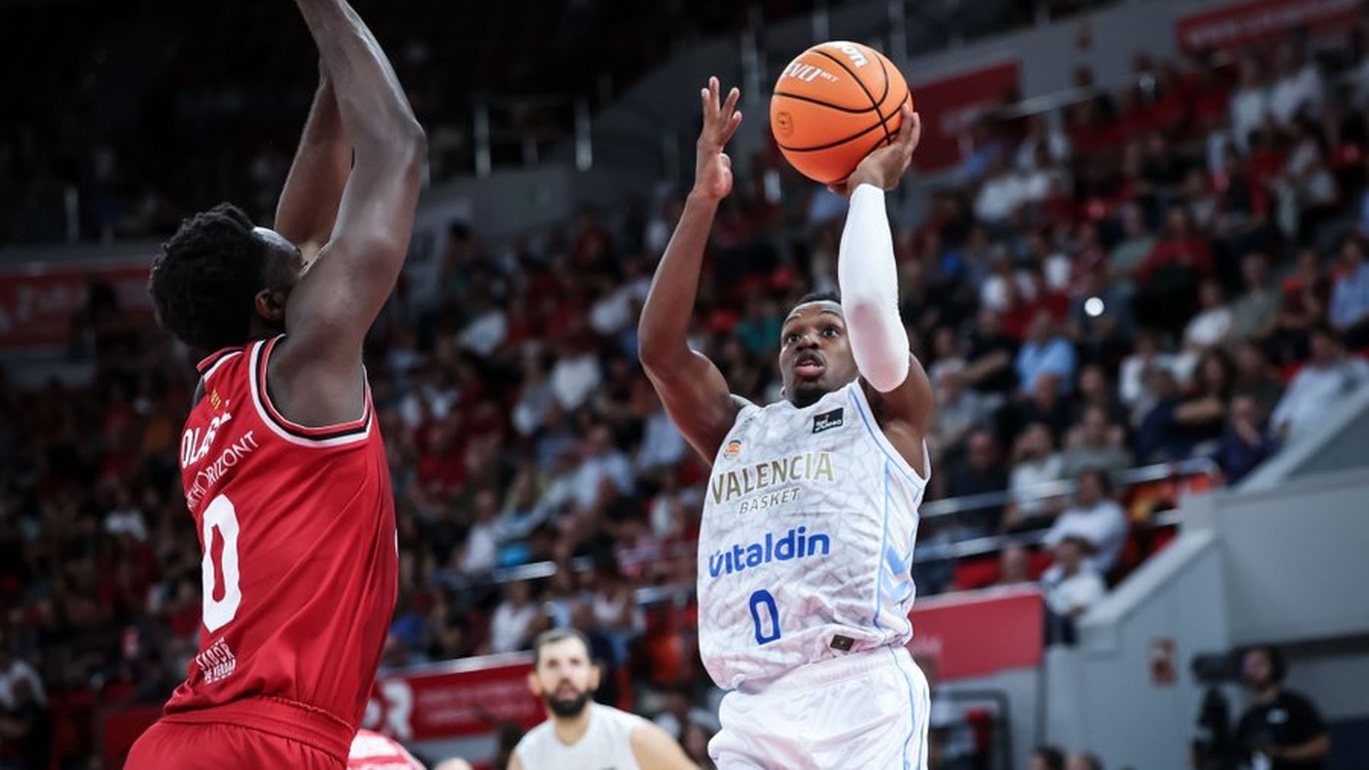 Valencia Basket cierra la semana perfecta en la pista de Casademont Zaragoza (82-97)