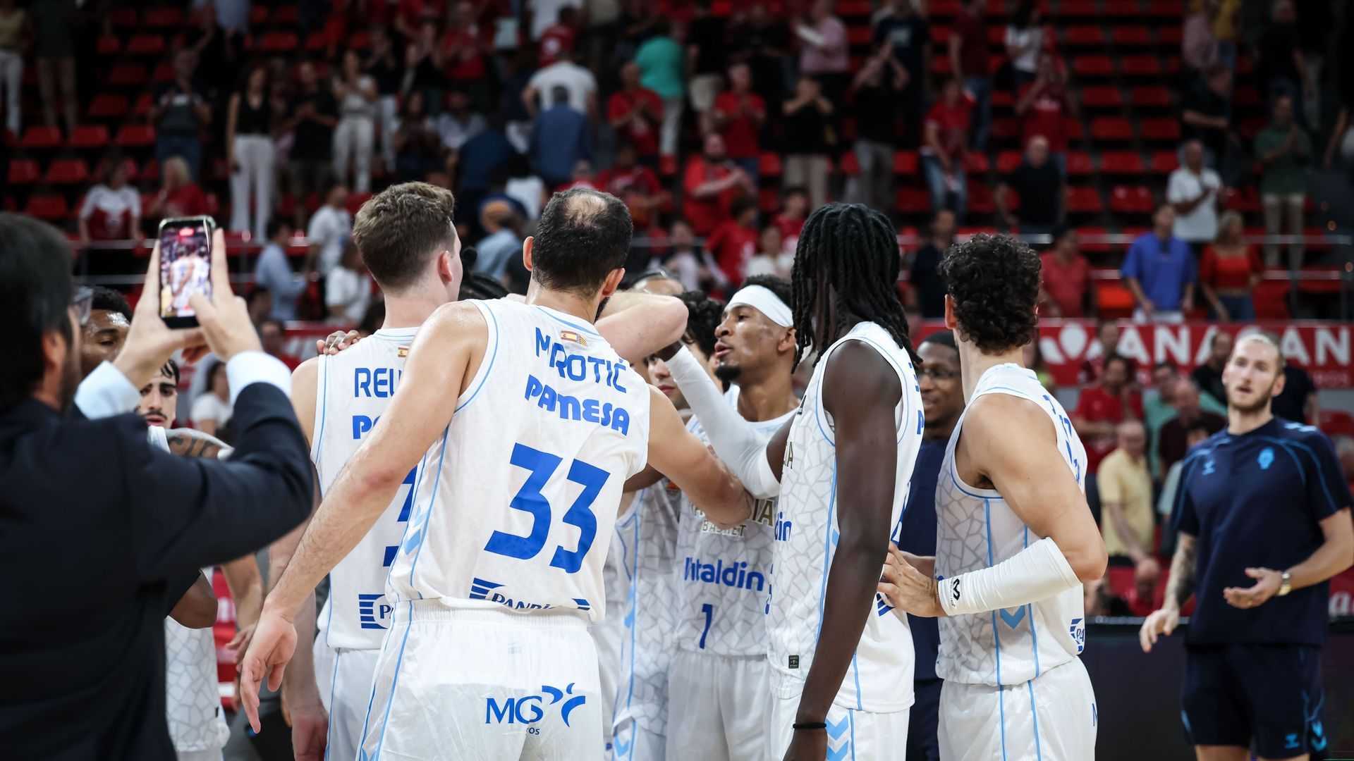 Valencia Basket cierra la semana perfecta en la pista de Casademont Zaragoza (82-97)