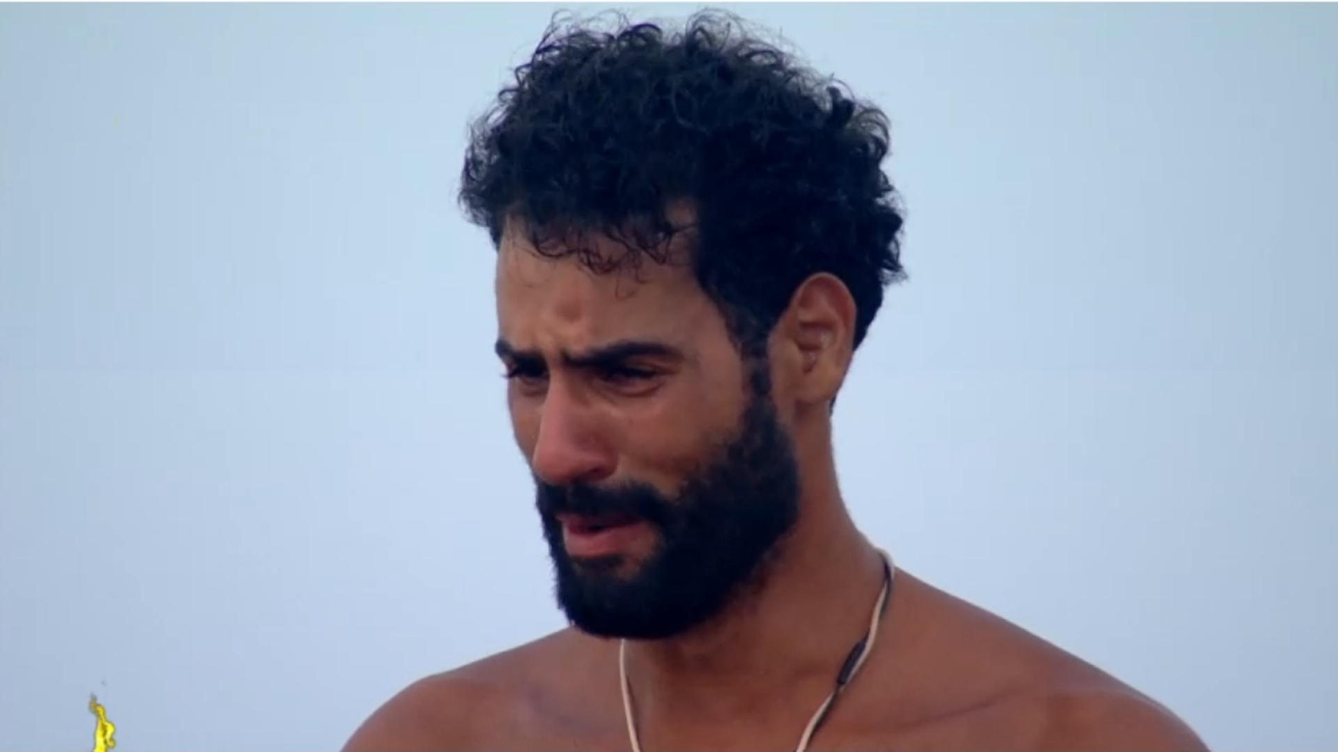 Asraf Beno cuenta cómo fue su infancia, marcada por momentos muy difíciles, y acaba roto al hablar de Isa Pi: "Pienso en ella cada noche"
