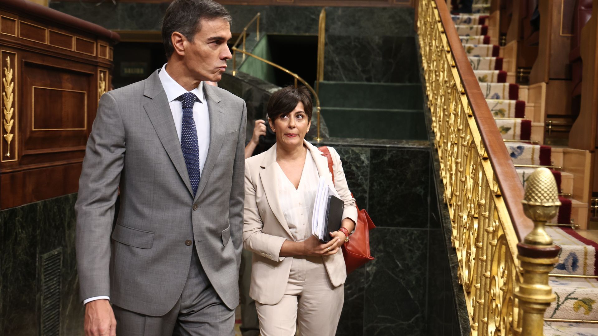 El Consejo de Ministros prevé aprobar este martes los decretos de vivienda para su votación en la Diputación Permanente El Consejo de Ministros prevé aprobar este martes los decretos de vivienda para su votación en la Diputación Permanente