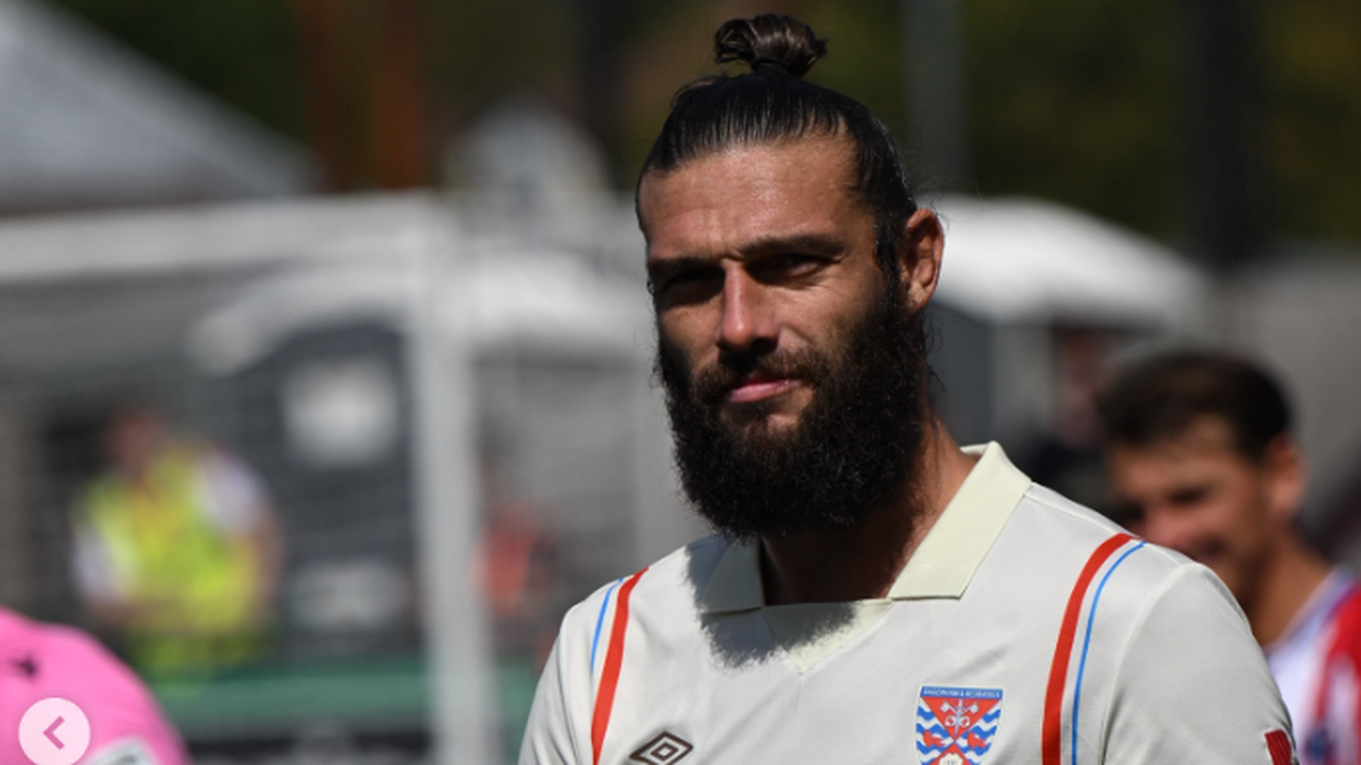 El futbolista Andy Carroll desvela el nombre del famoso que lo agredió sexualmente: "Solo unas pocas personas lo sabían" El futbolista Andy Carroll desvela el nombre del famoso que lo agredió sexualmente: "Solo unas pocas personas lo sabían"