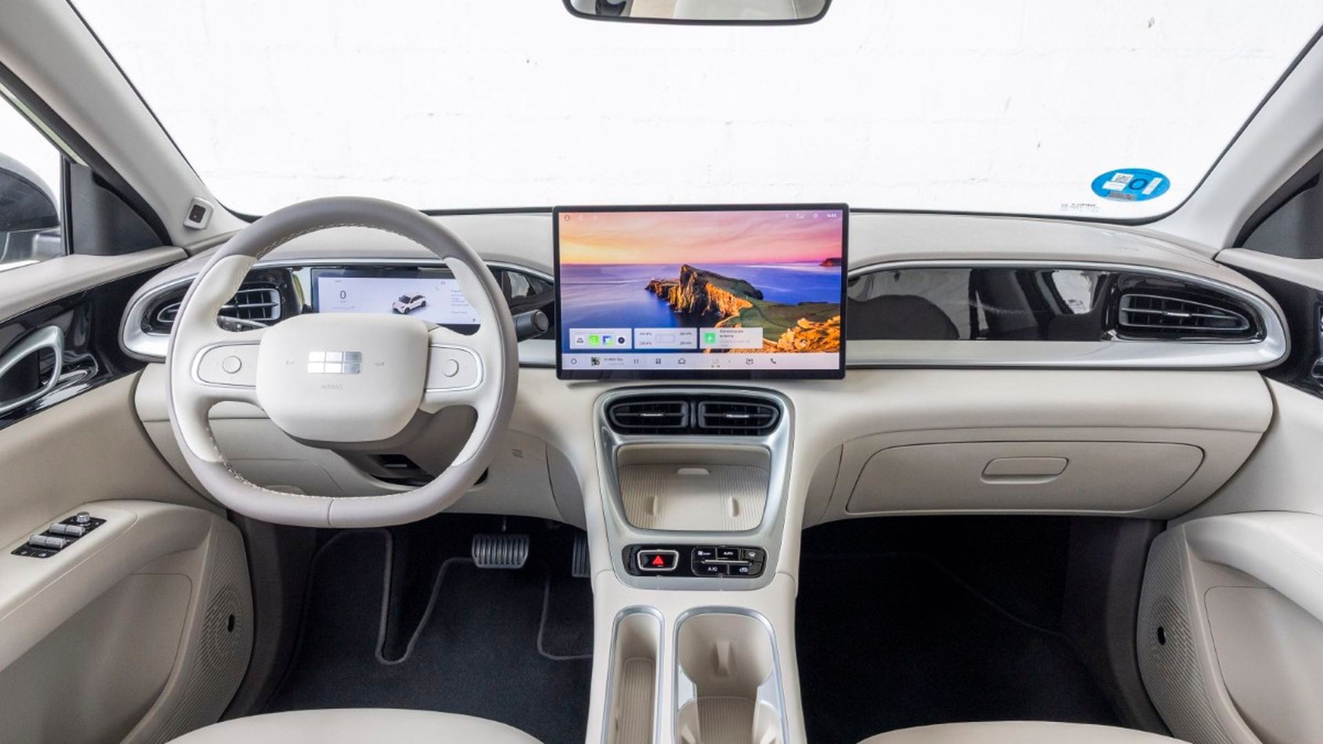 Interior del Geely E2