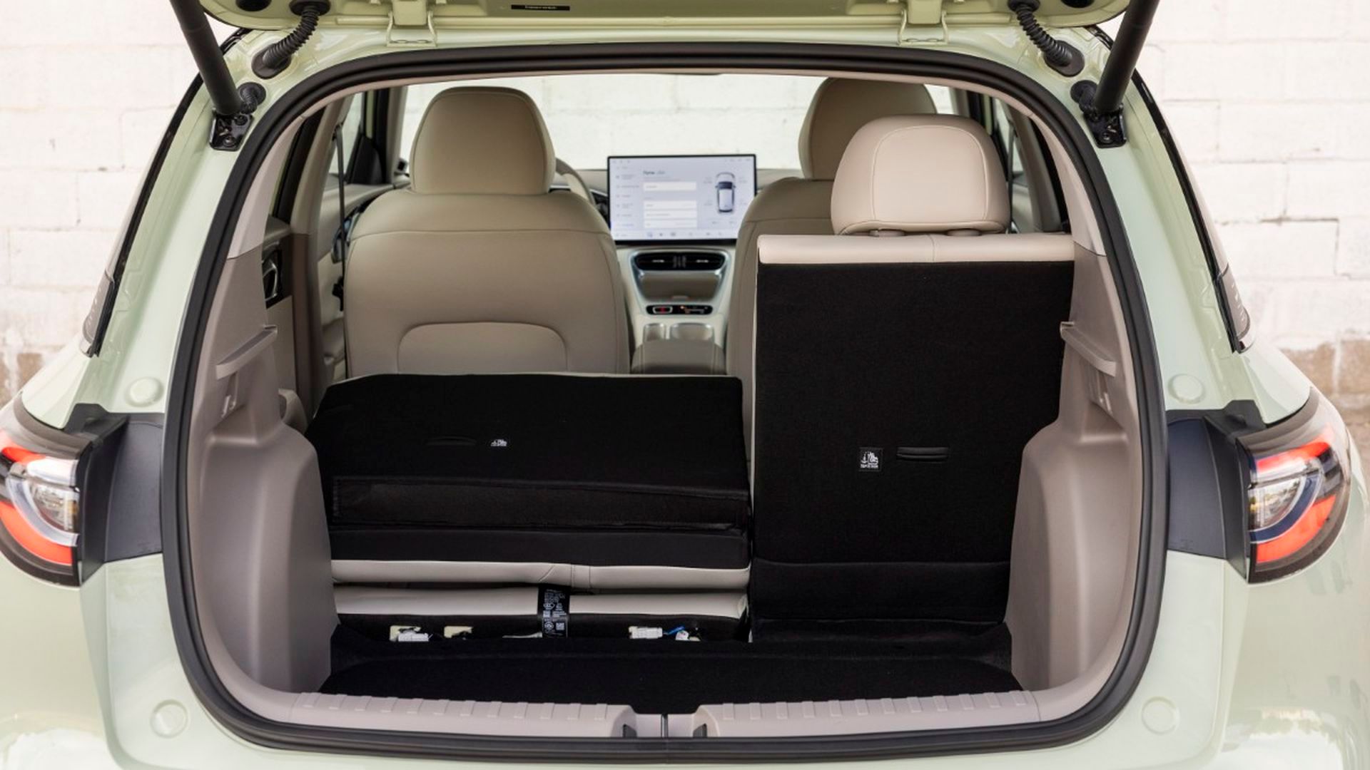 Maletero del Geely E2