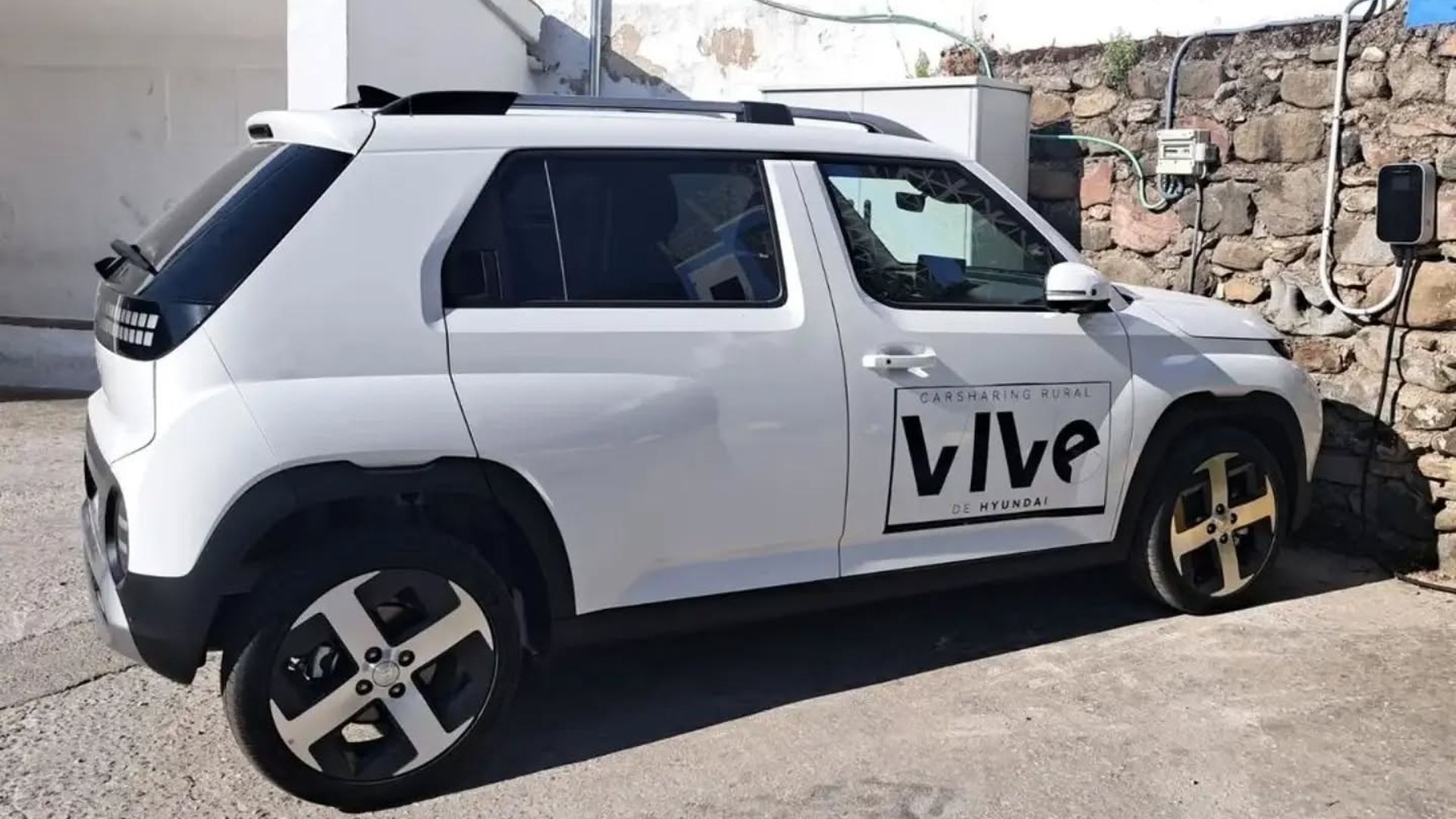 Torrox pone en marcha el 'carsharing rural', un coche eléctrico compartido como alternativa al autobús y el vehículo privado Torrox pone en marcha el 'carsharing rural', un coche eléctrico compartido como alternativa al autobús y el vehículo privado