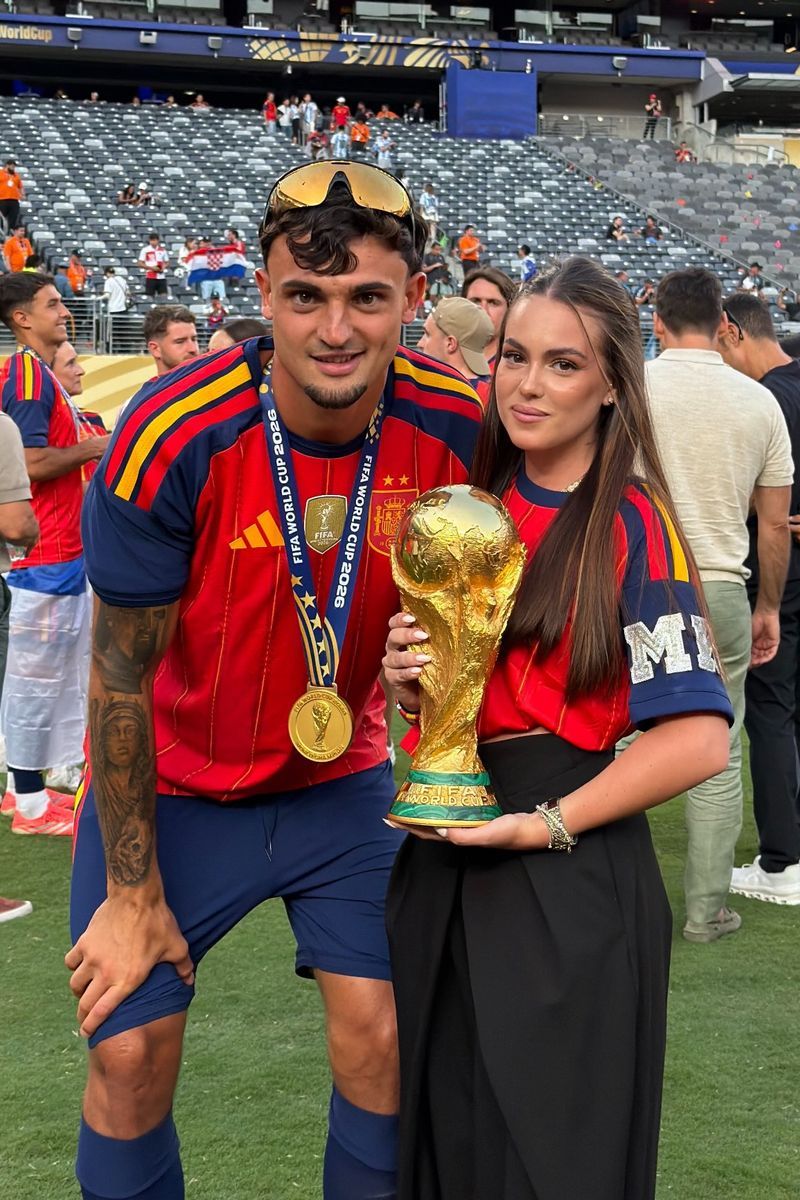 Así es Íngrid Pérez, la novia catalana de Marc Pubill, a la que el futbolista ha dedicado su primer gol con España