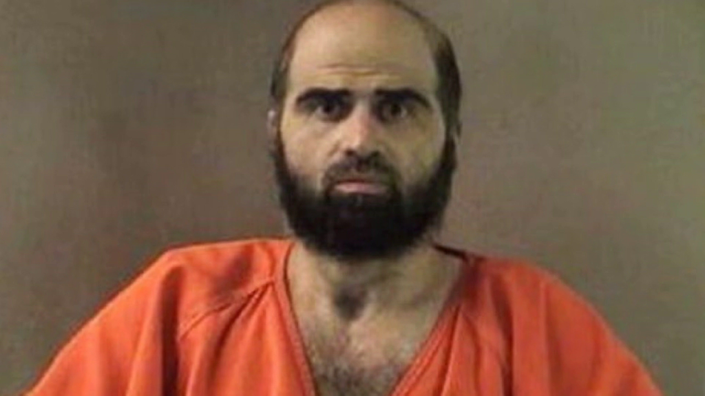 Donald Trump aprueba la ejecución por pelotón de fusilamiento de Nidal Malik Hasan, psiquiatra "yihadista" del Ejército de EEUU que mató a 13 personas en una base de Texas