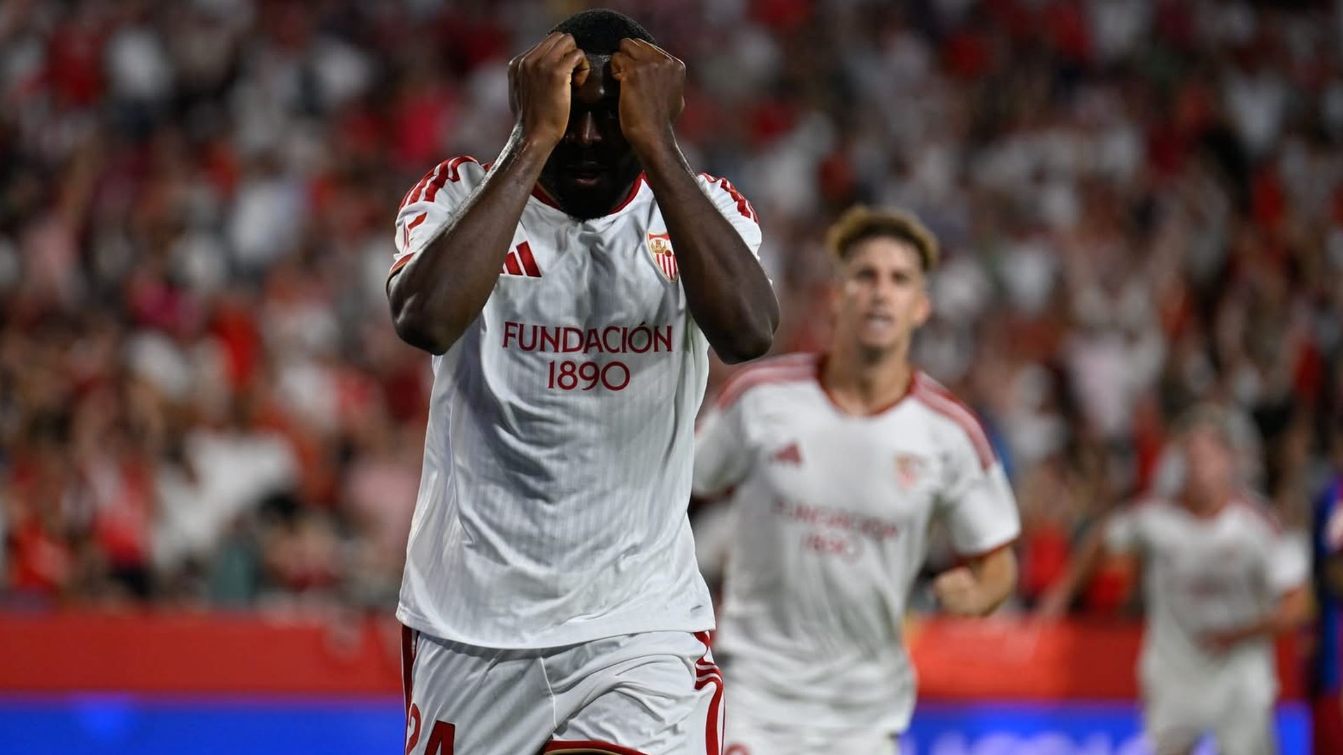 Fofana celebra su gol en el Sevilla-Barcelona Fofana celebra su gol en el Sevilla-Barcelona