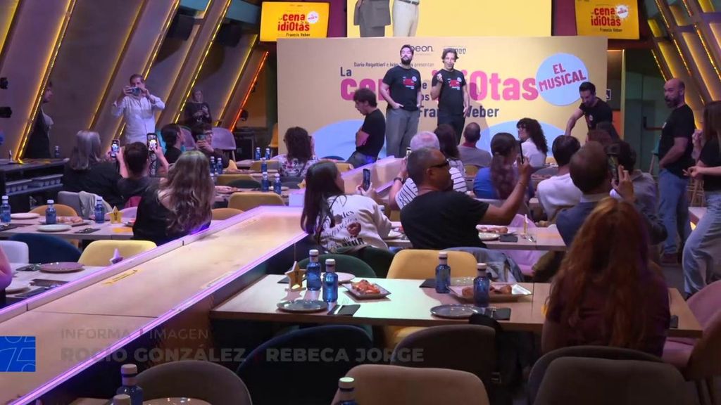 La cena de los idiotas se vuelve musical: ¿llevamos todos uno dentro?