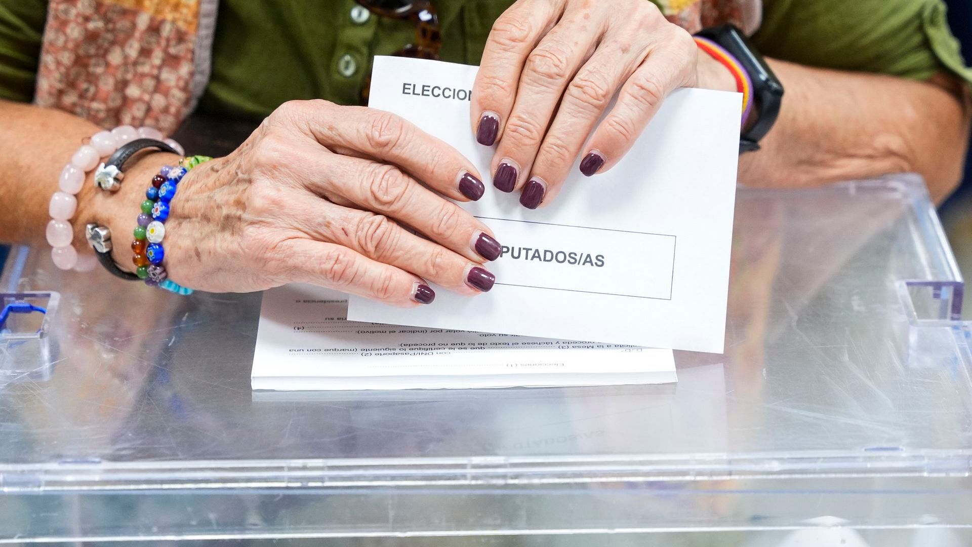 La Comunidad de Madrid gana un diputado en las elecciones generales del 29N y tendrá 38, mientras Cádiz pierde uno y se queda en ocho La Comunidad de Madrid gana un diputado en las elecciones generales del 29N y tendrá 38, mientras Cádiz pierde uno y se queda en ocho