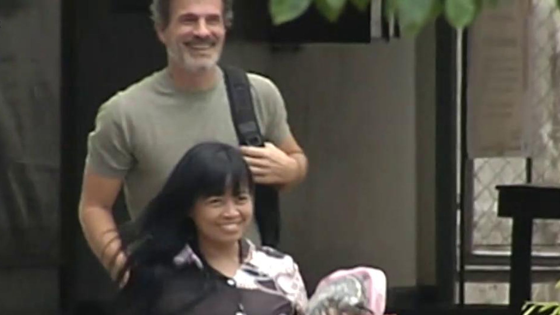 La misteriosa Alice con Rodolfo Sancho en Tailandia La misteriosa Alice con Rodolfo Sancho en Tailandia