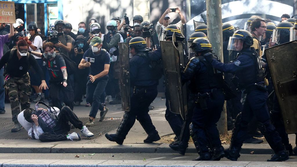 La represión policial de las manifestaciones estudiantiles en Francia dispara las críticas al Gobierno