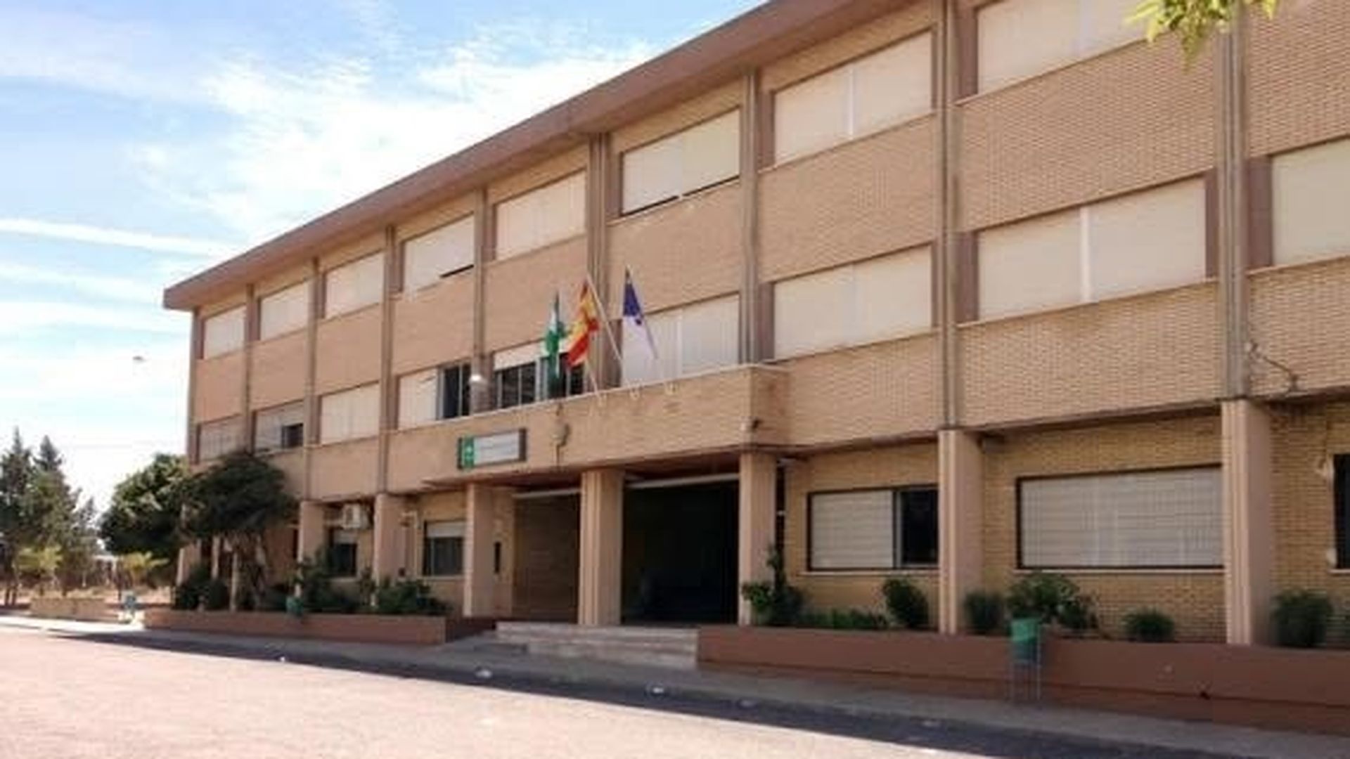 Una madre golpea, amenaza e insulta a la profesora de su hija en un colegio en Almería Una madre golpea, amenaza e insulta a la profesora de su hija en un colegio en Almería