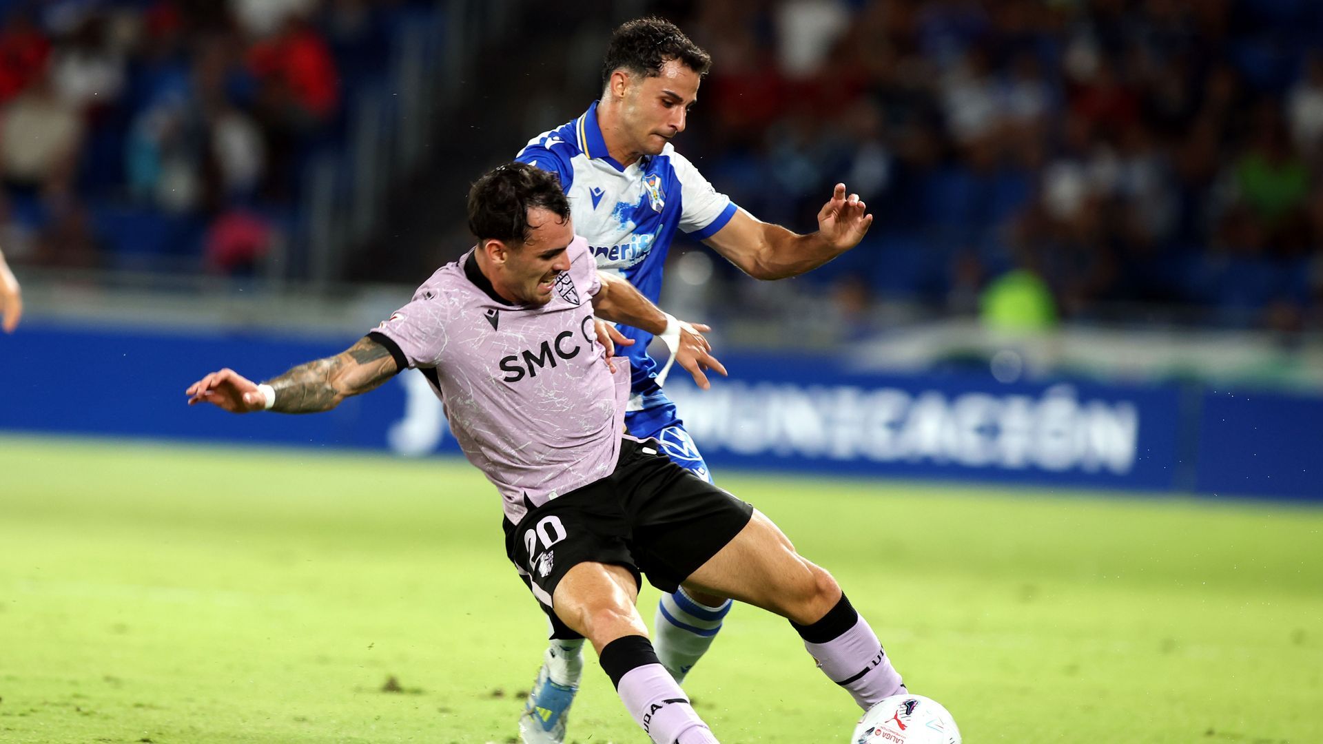 Álex Sola, durante un partido con el Almería.