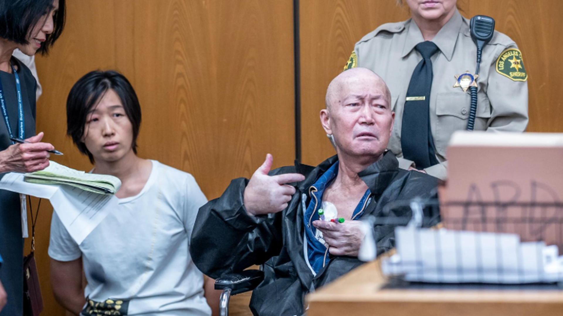 Arrestan a una pareja de California acusada de abuso infantil a sus 21 hijos Arrestan a una pareja de California acusada de abuso infantil a sus 21 hijos