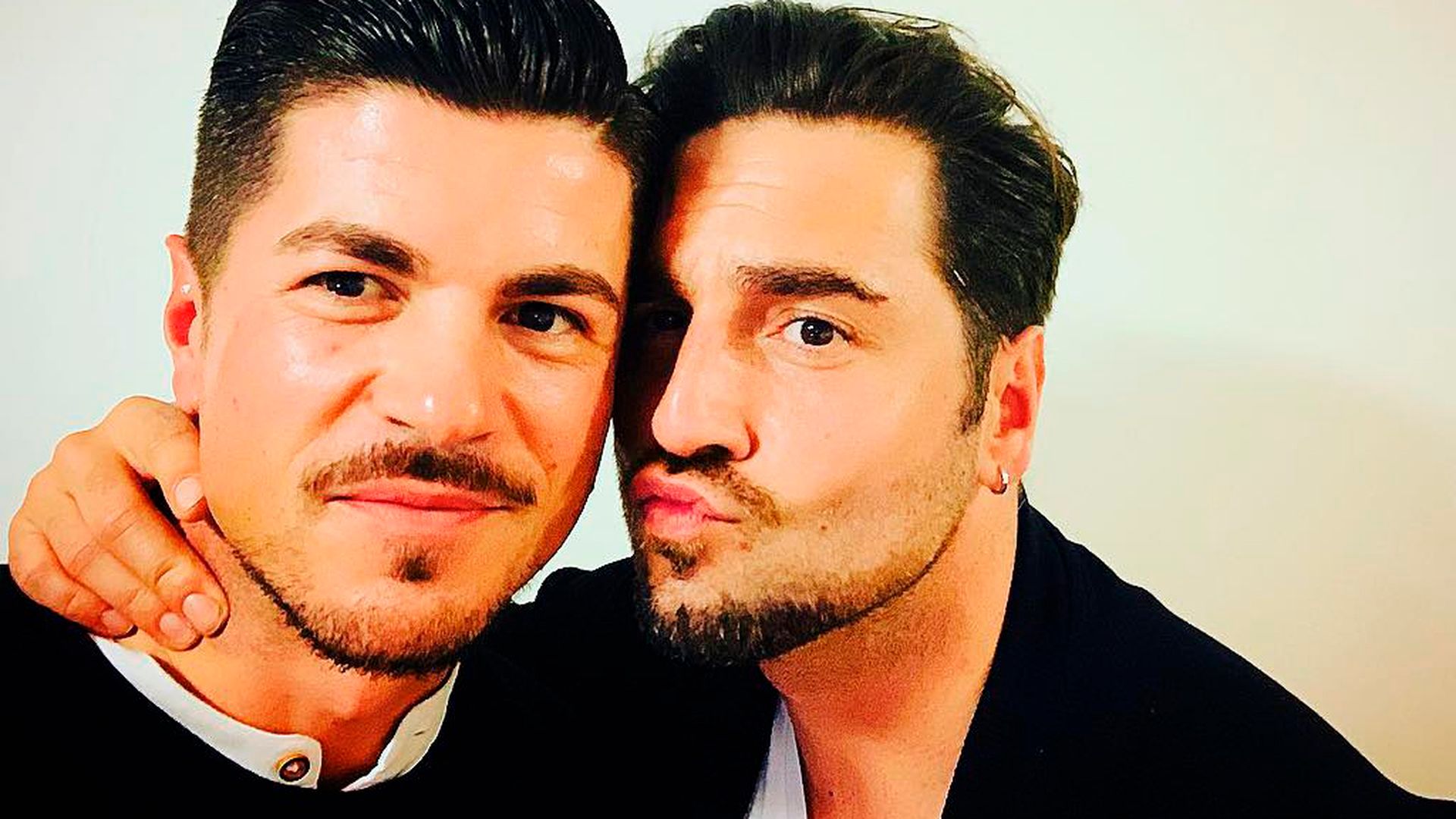 David Bustamante y su hermano pequeño, Manuel Bustamante David Bustamante y su hermano pequeño, Manuel Bustamante