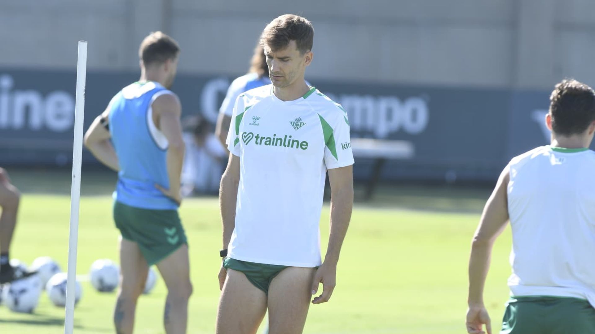 Diego Llorente, entrenando con el Betis