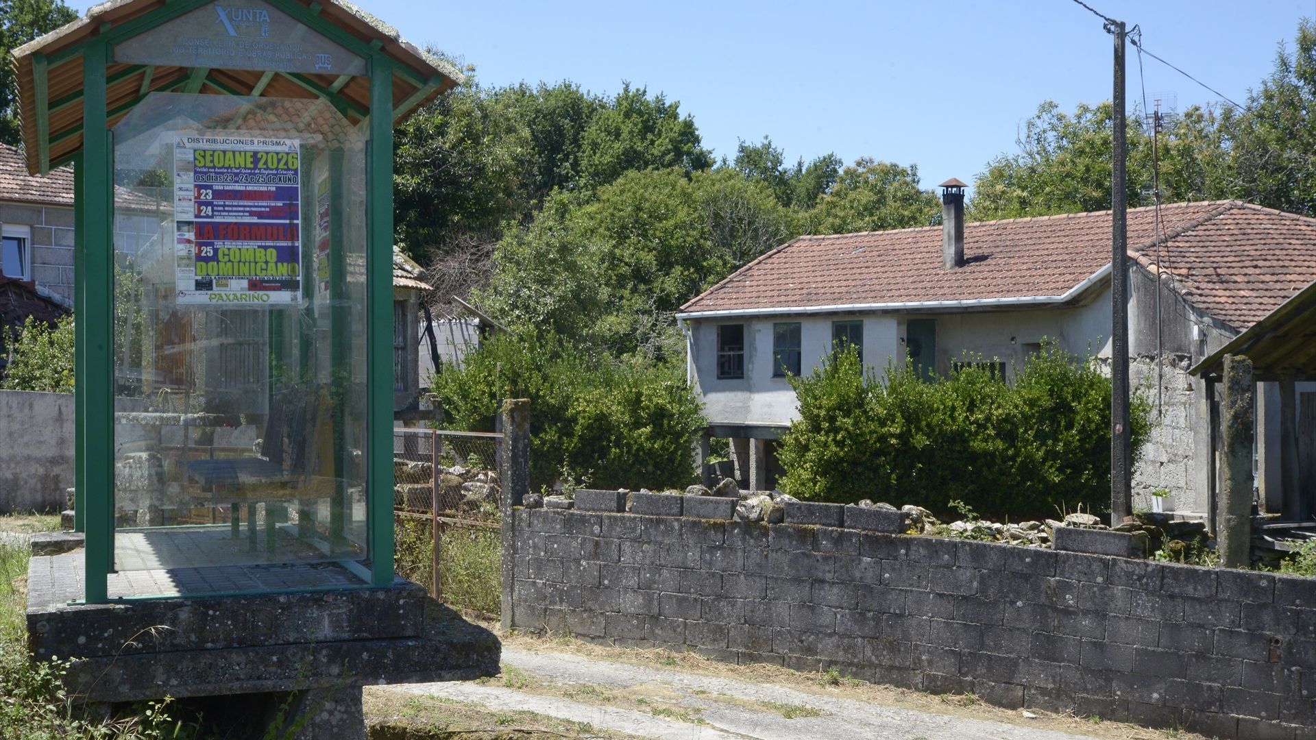 Fachada de una vivienda en O Carballiño, Ourense Fachada de una vivienda en O Carballiño, Ourense