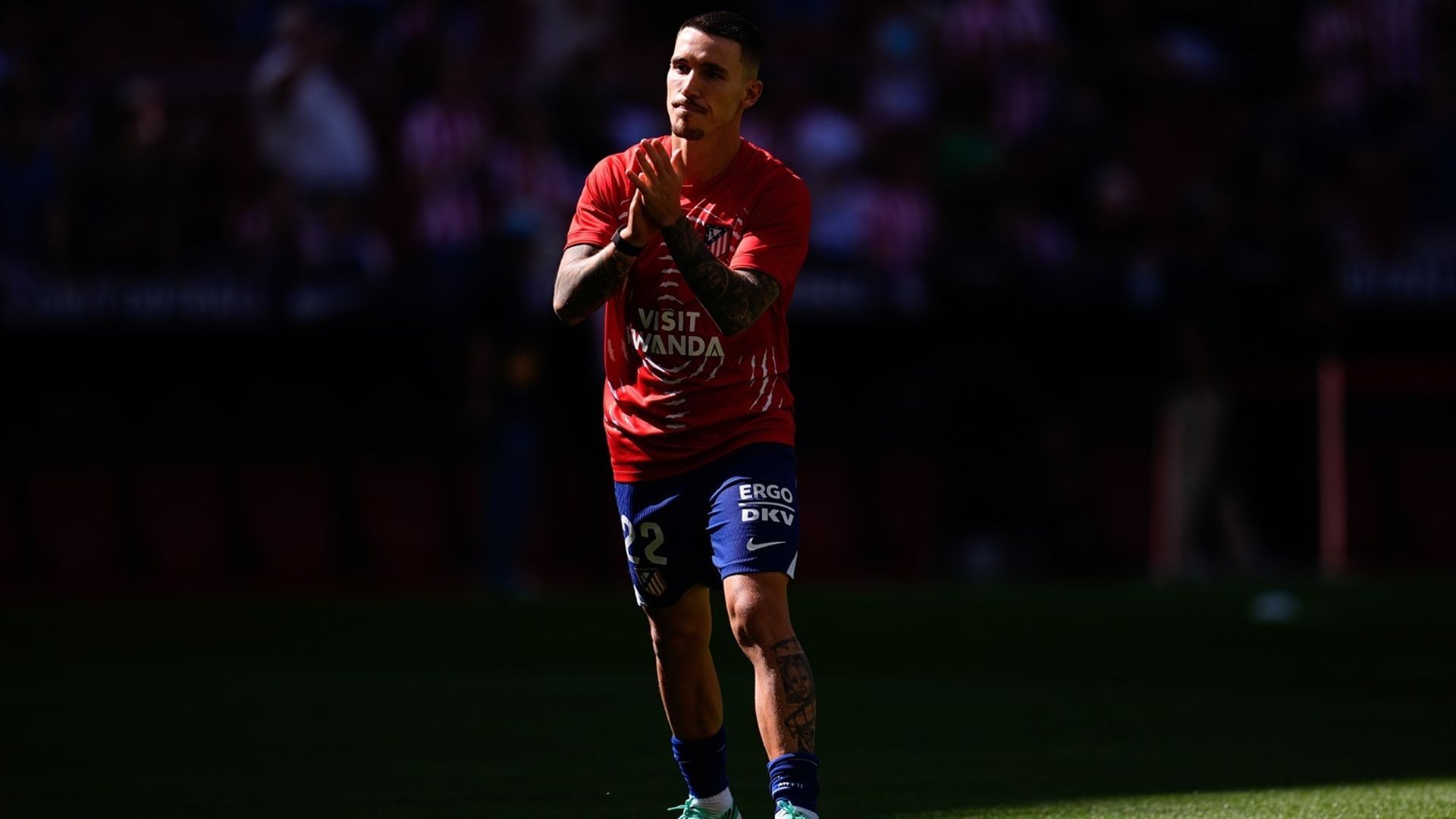 Grimaldo durante un calentamiento con el Atlético de Madrid Grimaldo durante un calentamiento con el Atlético de Madrid