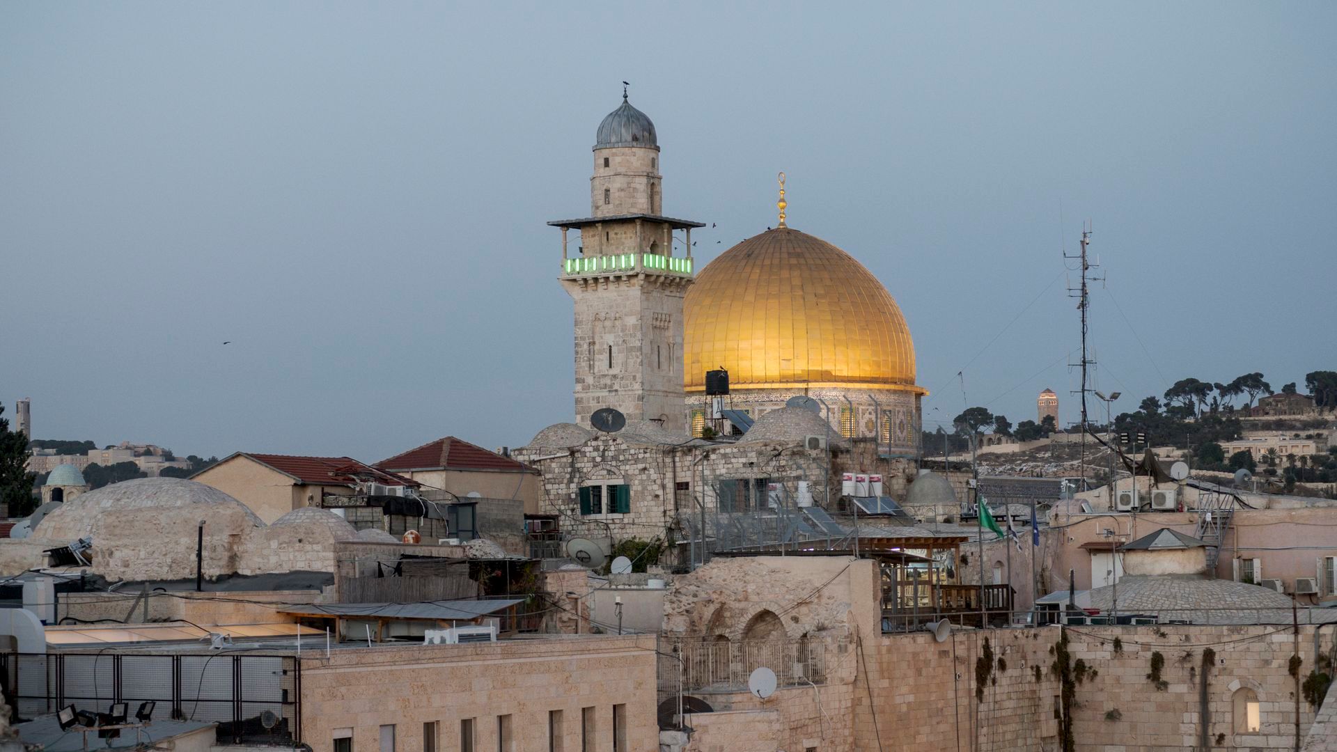 Imputado un joven de 19 años por escupir a la fachada de una iglesia en la Ciudad Vieja de Jerusalén Imputado un joven de 19 años por escupir a la fachada de una iglesia en la Ciudad Vieja de Jerusalén