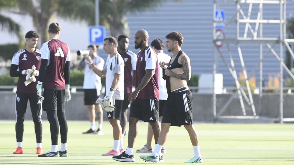 Cinco ausencias y tres novedades en la vuelta del Sevilla FC al trabajo
