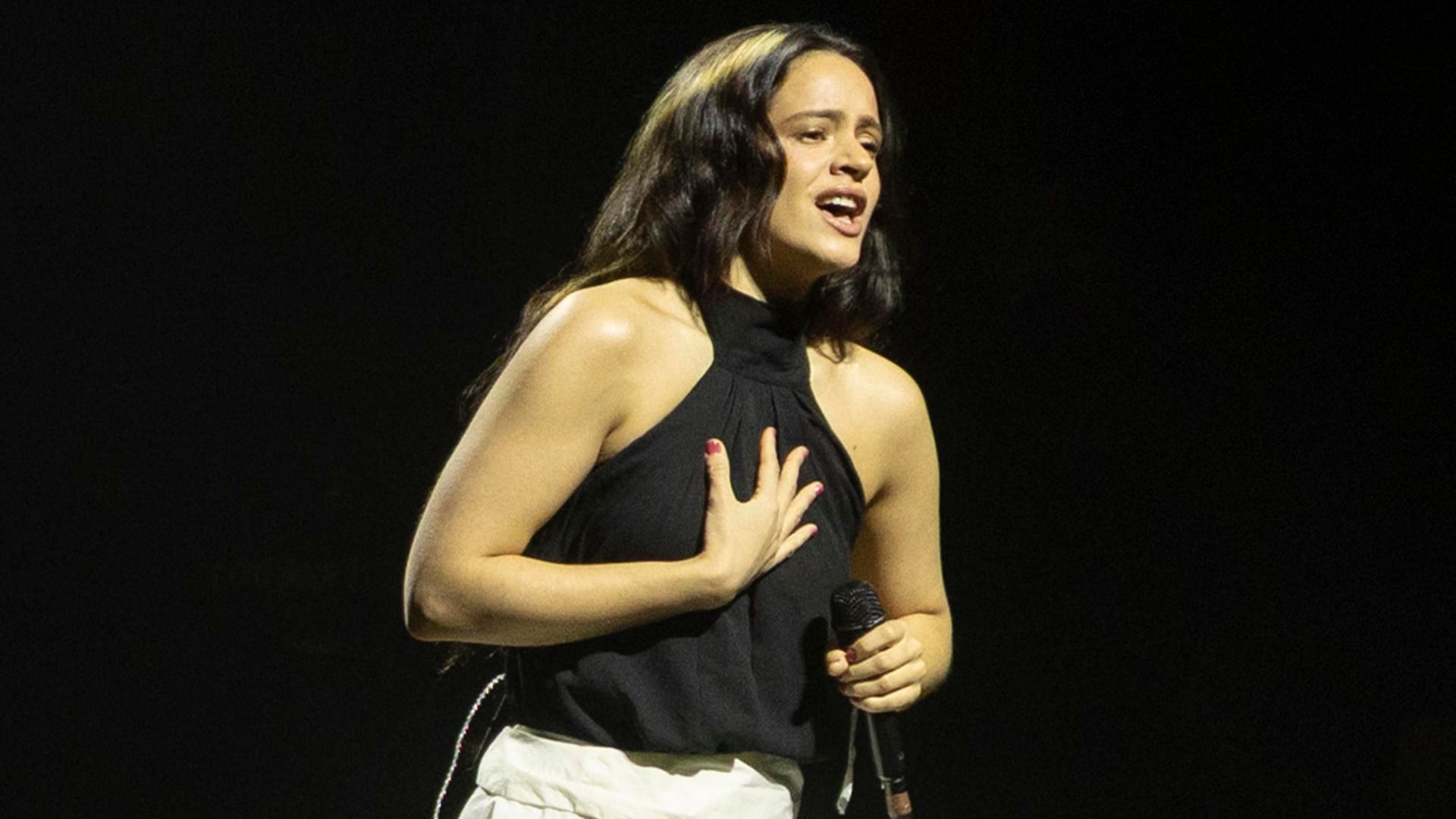 Rosalía durante una actuación en Barcelona en 2026 Rosalía durante una actuación en Barcelona en 2026