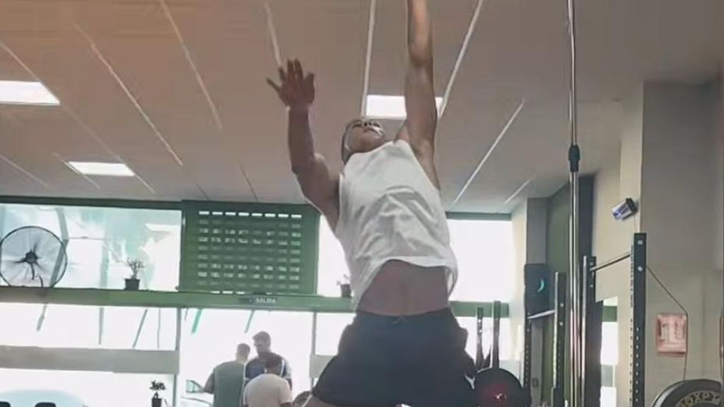 El salto de 3,25 metros de Nelson Deossa