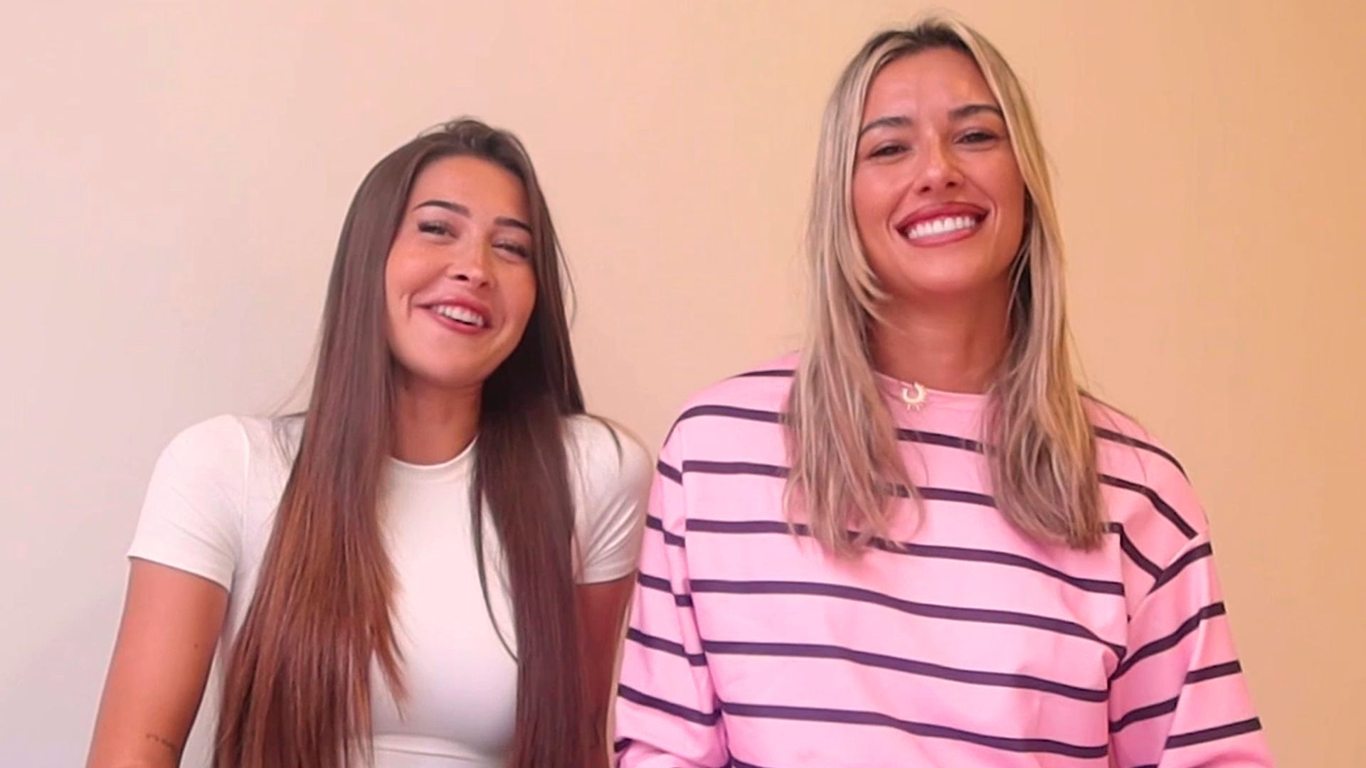 Leila y Mar hacen un test para descubrir si son compatibles en la convivencia  Muy yo by Leila Temporada 1 Top Videos 34