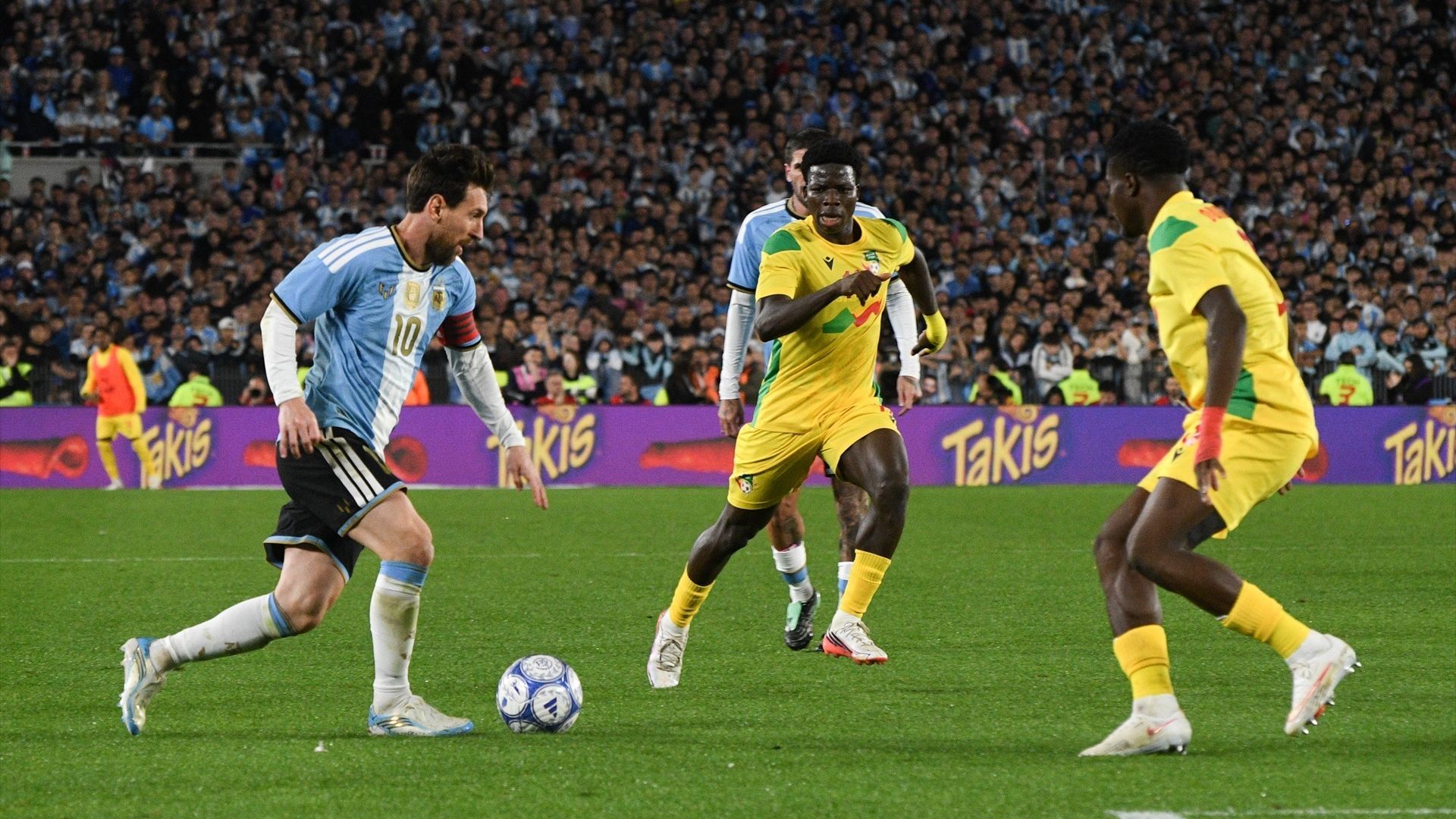Leo Messi frente a Benín Leo Messi frente a Benín