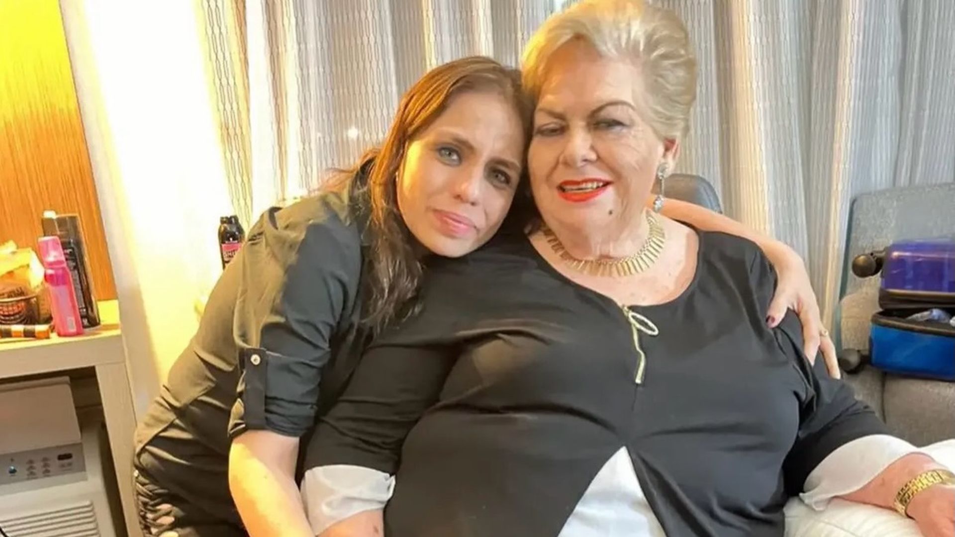 Martha Elena era la hija adoptiva de la cantante mexicana Martha Elena era la hija adoptiva de la cantante mexicana