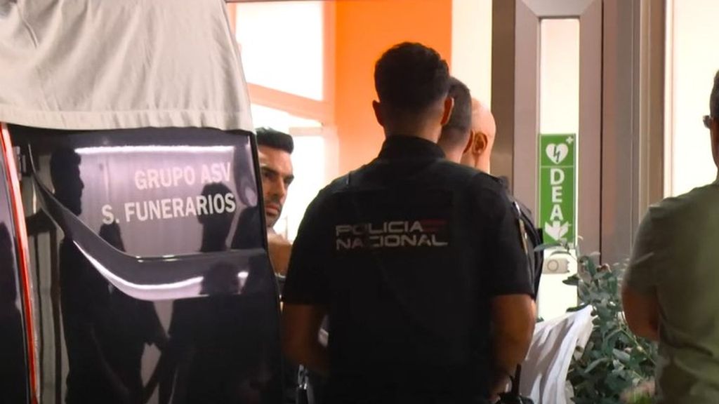 Matan a un cirujano a tiros en Marbella: el asesinó huyó en moto, habría actuado con otro individuo y podría ser un cliente descontento
