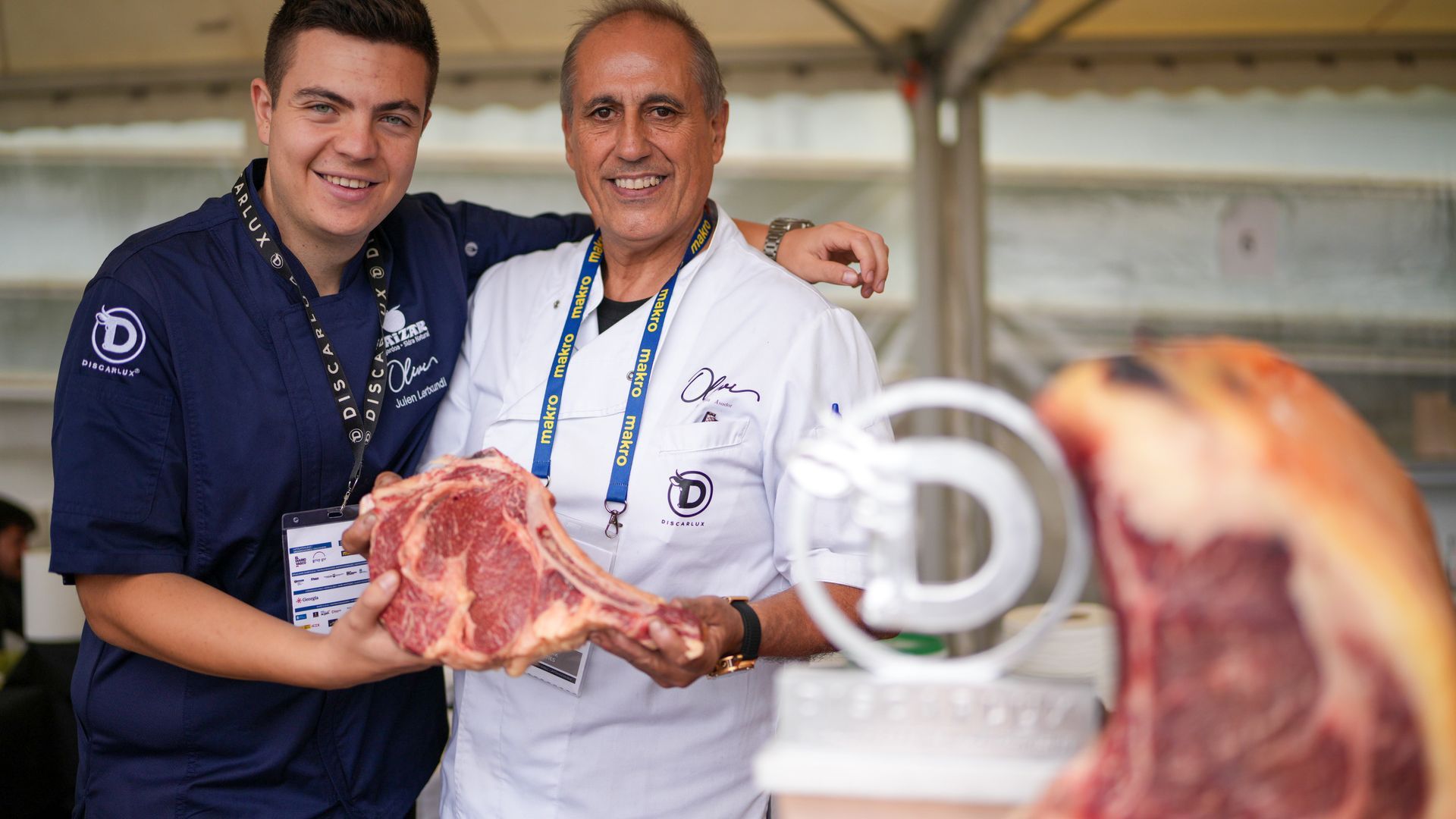 Parrilleros participantes en el concurso de txuleta de San Sebastián Gastronómika