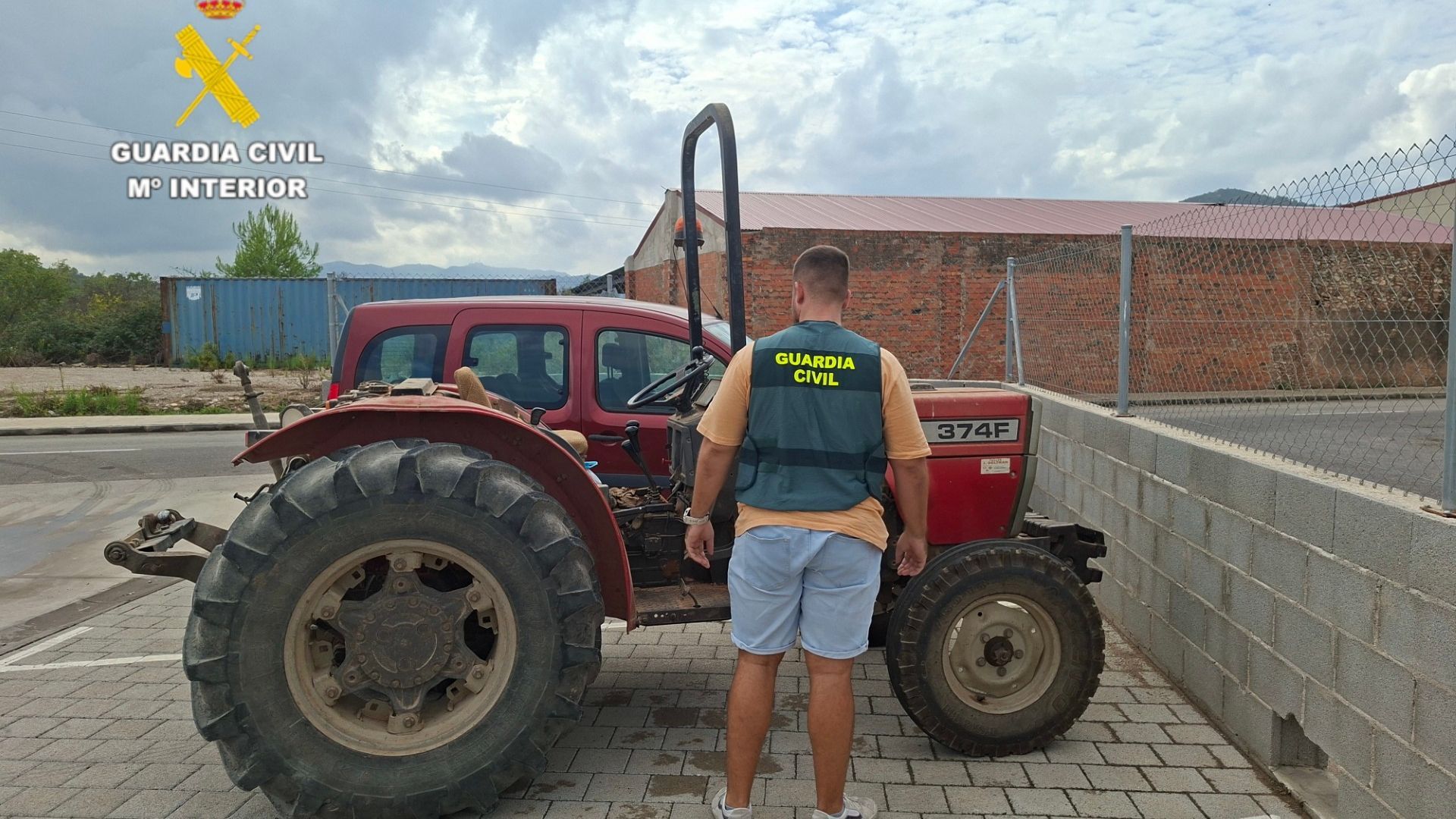 Tractor vendido sin autorización del propietario Tractor vendido sin autorización del propietario