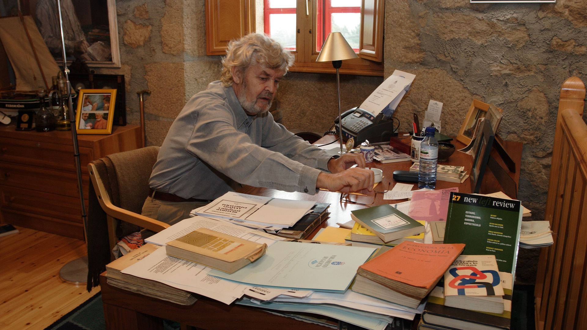 Xosé Manuel Beiras (en la imagen, en su casa de Brión, A Coruña), era hijo de un conocido galleguista y tenía ocho hermanos