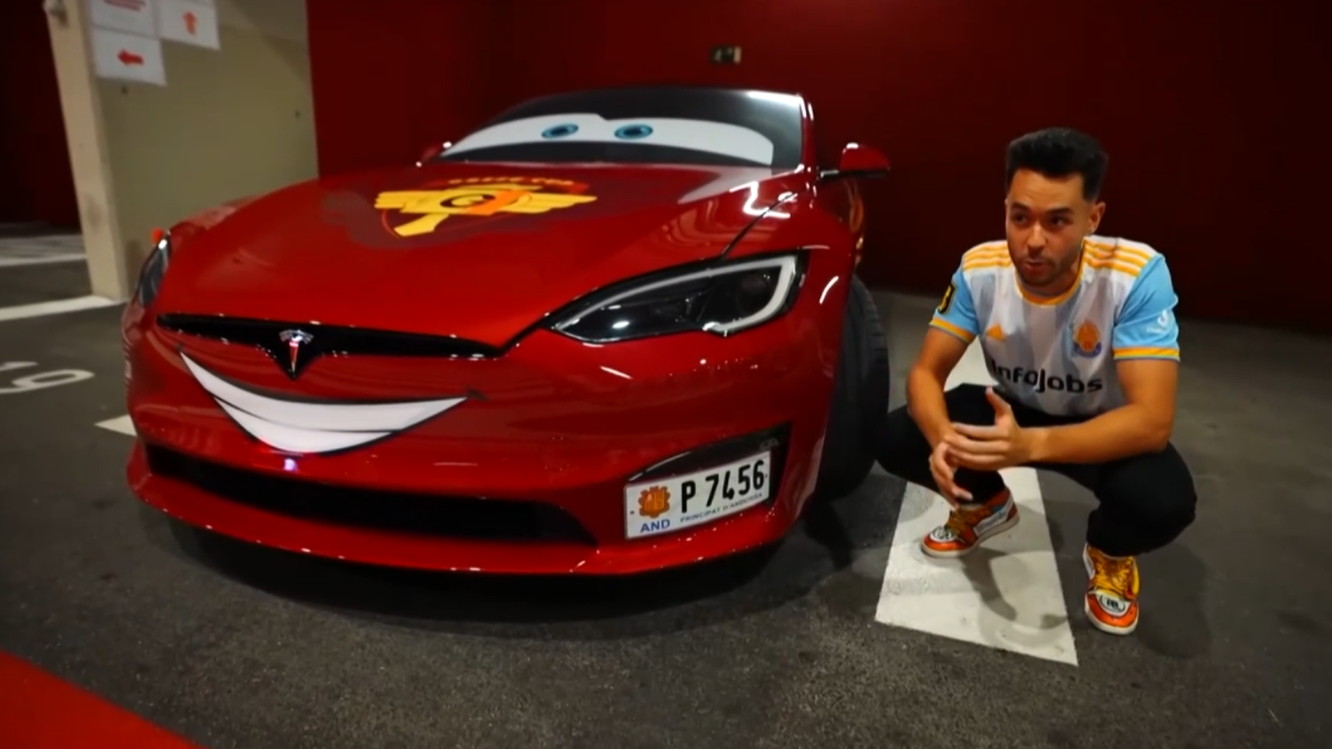 Consumo multa la rifa de un coche de lujo del youtuber TheGrefg, residente en Andorra, con 750.000 euros