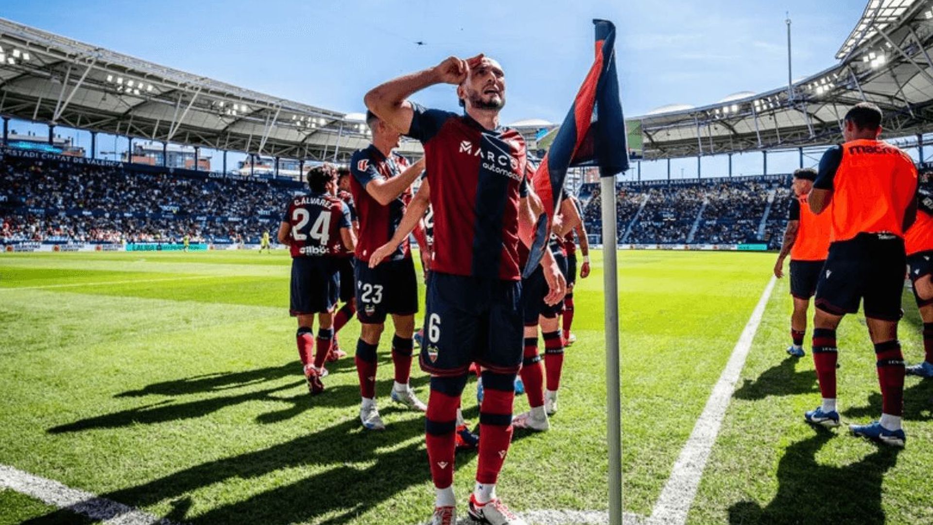 Kochorashvili celebra un gol con el Levante
